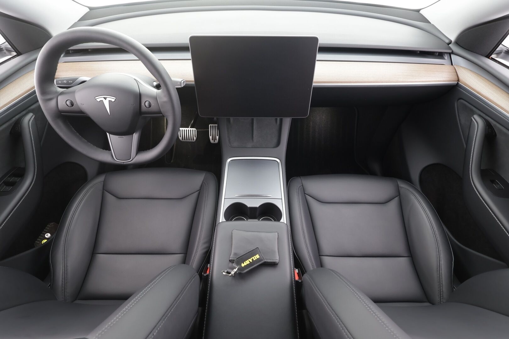 Tesla Model Y 2024 Long Range - | Koukku | ILP | Lasikatto | ACC | Matrix-LED | P.Kamera | Muistipenkki | Premium Audio | Navi | Kaistavahti | Keyless | Suomi-auto | 2x Latauskaapelit | Kahdet renkaat |