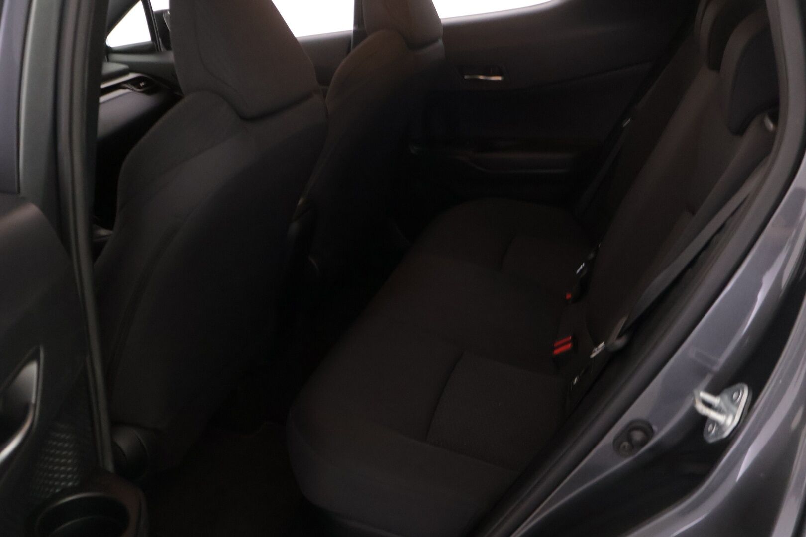 Toyota C-HR 2019 Hybrid Active - ACC | Lane Assist | Peruutuskamera | Metalliväri | Bluetooth 
