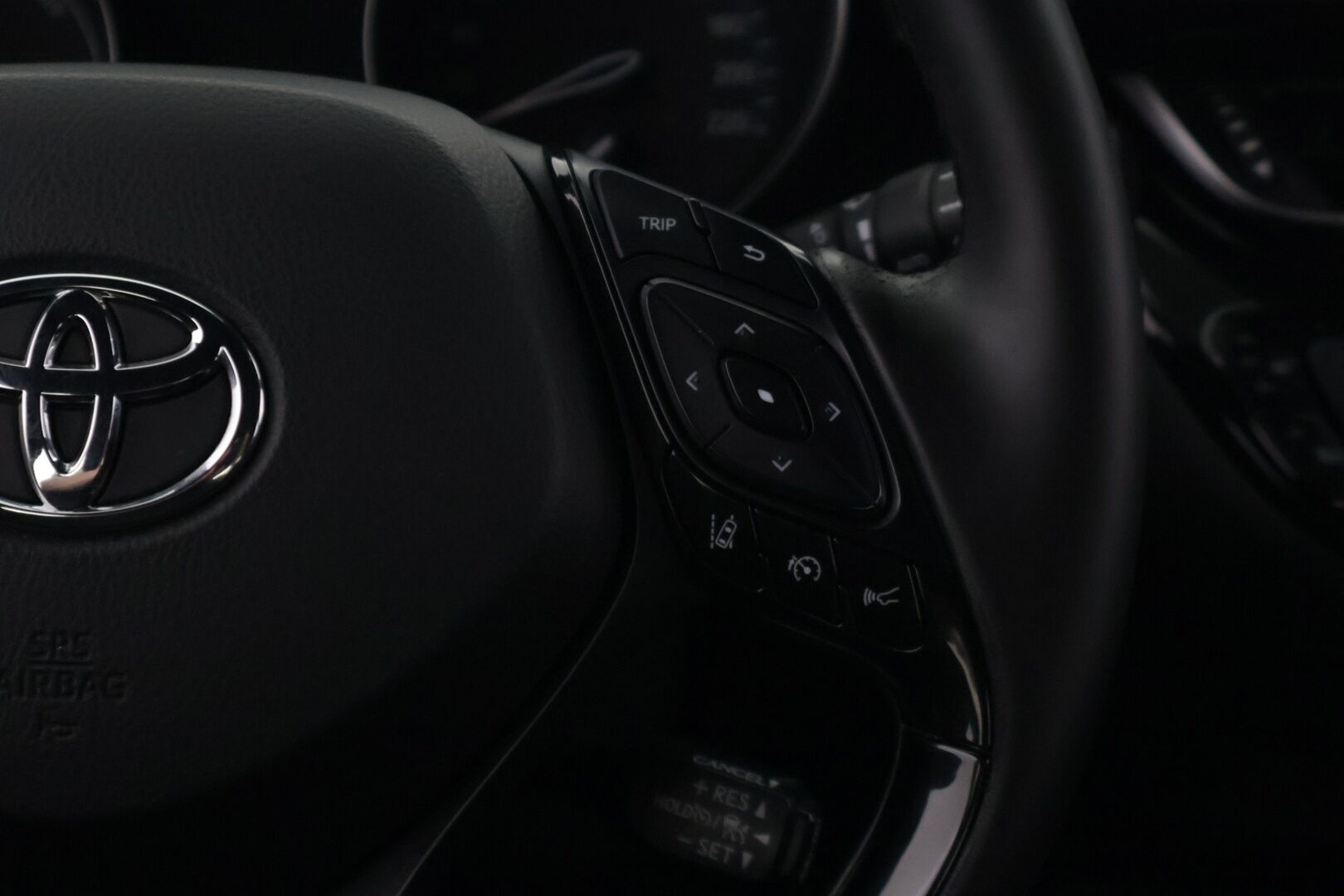 Toyota C-HR 2019 Hybrid Active - ACC | Lane Assist | Peruutuskamera | Metalliväri | Bluetooth 