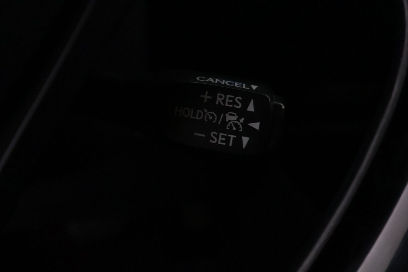 Toyota C-HR 2019 Hybrid Active - ACC | Lane Assist | Peruutuskamera | Metalliväri | Bluetooth 