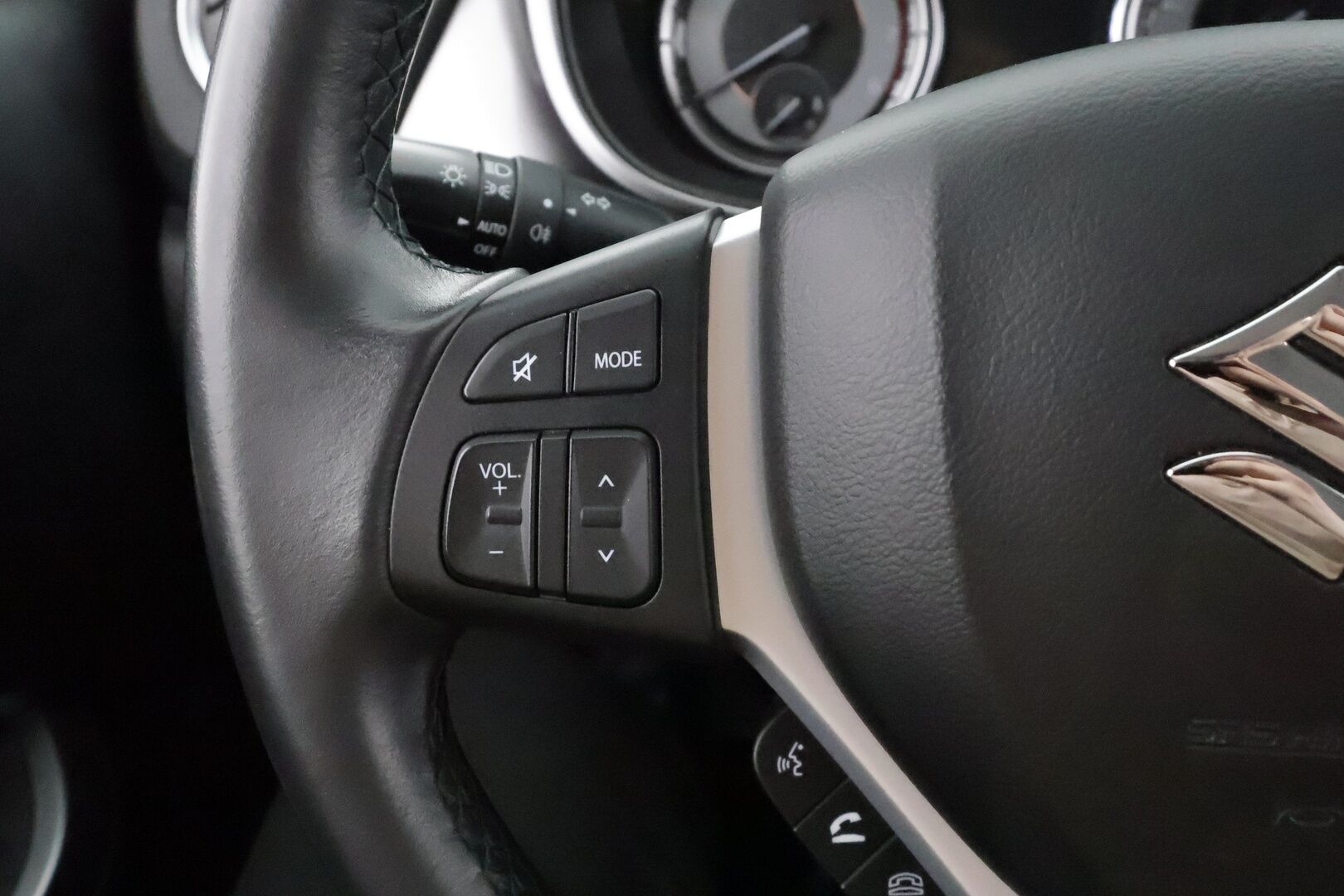 Suzuki Vitara 2024 1,4 BOOSTERJET 4WD GL+ 6MT HYBRID * ACC / P.kamera / LED / Kaistavahti * - 1.Om Suomi-auto / Kahdet renkaat aluvanteilla