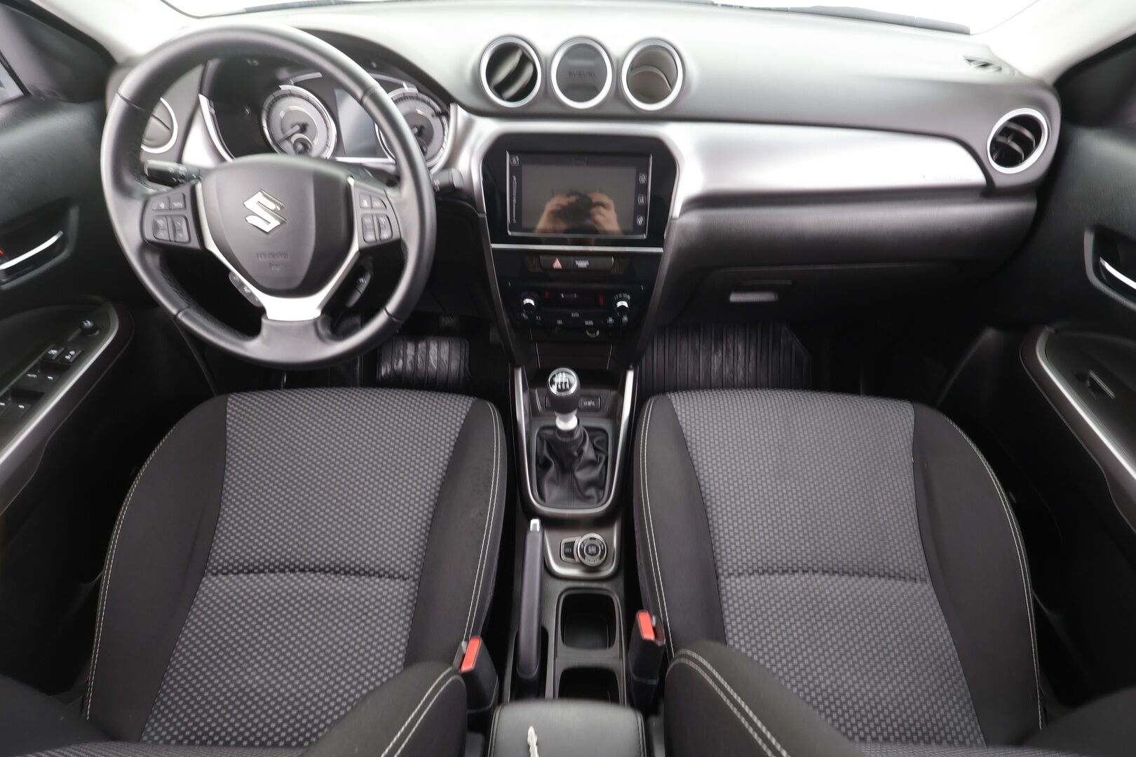 Suzuki Vitara 2024 1,4 BOOSTERJET 4WD GL+ 6MT HYBRID * ACC / P.kamera / LED / Kaistavahti * - 1.Om Suomi-auto / Kahdet renkaat aluvanteilla