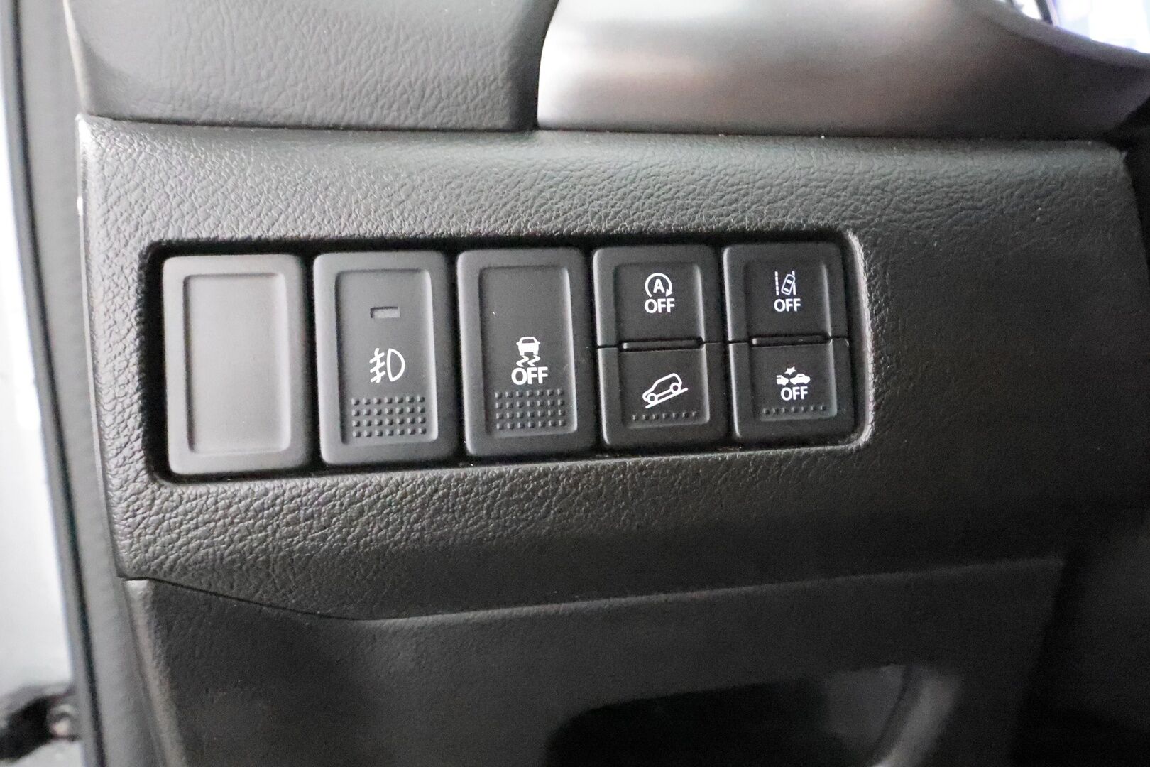 Suzuki Vitara 2024 1,4 BOOSTERJET 4WD GL+ 6MT HYBRID * ACC / P.kamera / LED / Kaistavahti * - 1.Om Suomi-auto / Kahdet renkaat aluvanteilla / LED Ajovalot / Hyvät nasta renkaat - HULLUT AVAJAISHULINAT KORKOTARJOUS 3,29 %