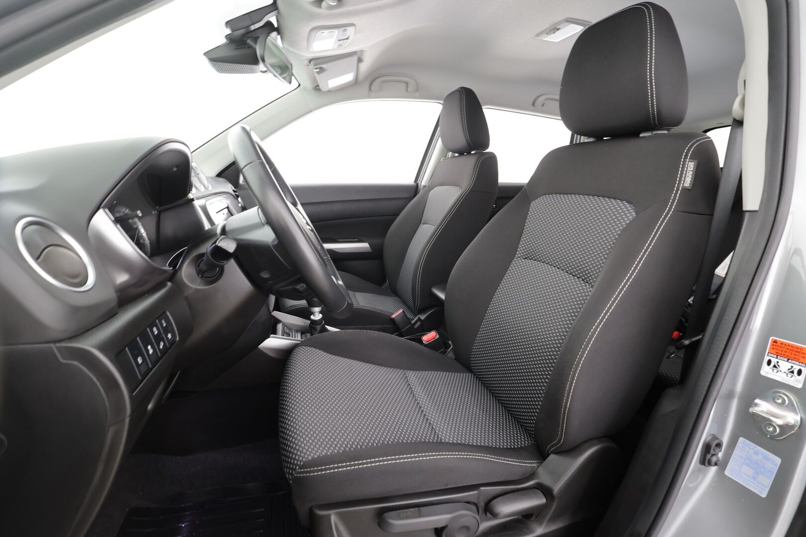 Suzuki Vitara 2024 1,4 BOOSTERJET 4WD GL+ 6MT HYBRID * ACC / P.kamera / LED / Kaistavahti * - 1.Om Suomi-auto / Kahdet renkaat aluvanteilla