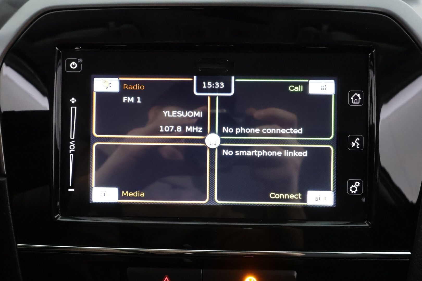 Suzuki Vitara 2024 1,4 BOOSTERJET 4WD GL+ 6MT HYBRID * ACC / P.kamera / LED / Kaistavahti * - 1.Om Suomi-auto / Kahdet renkaat aluvanteilla / LED Ajovalot / Hyvät nasta renkaat - HULLUT AVAJAISHULINAT KORKOTARJOUS 3,29 %