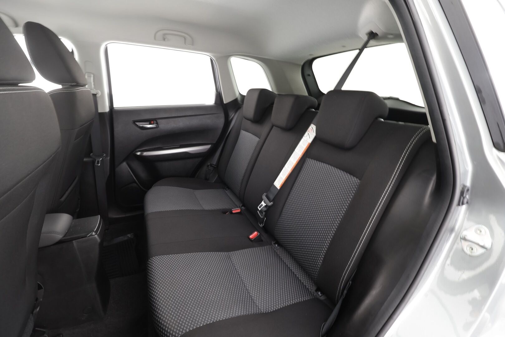 Suzuki Vitara 2024 1,4 BOOSTERJET 4WD GL+ 6MT HYBRID * ACC / P.kamera / LED / Kaistavahti * - 1.Om Suomi-auto / Kahdet renkaat aluvanteilla / LED Ajovalot / Hyvät nasta renkaat - HULLUT AVAJAISHULINAT KORKOTARJOUS 3,29 %