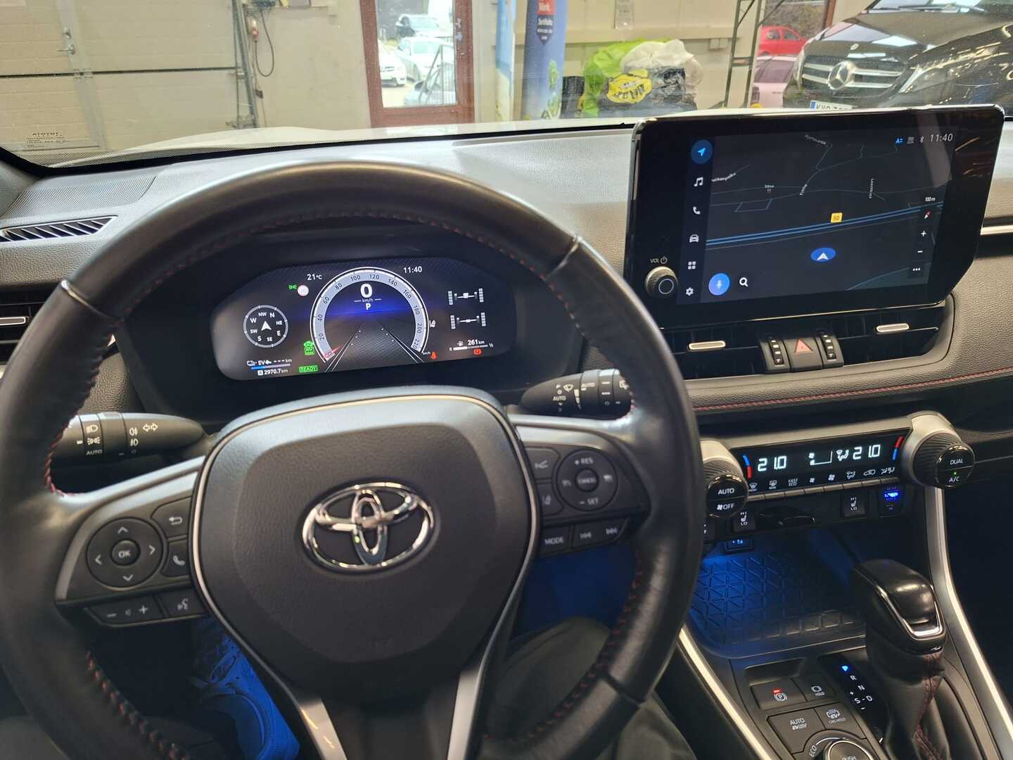 Toyota RAV4 Plug-In 2023, photo 6/7
