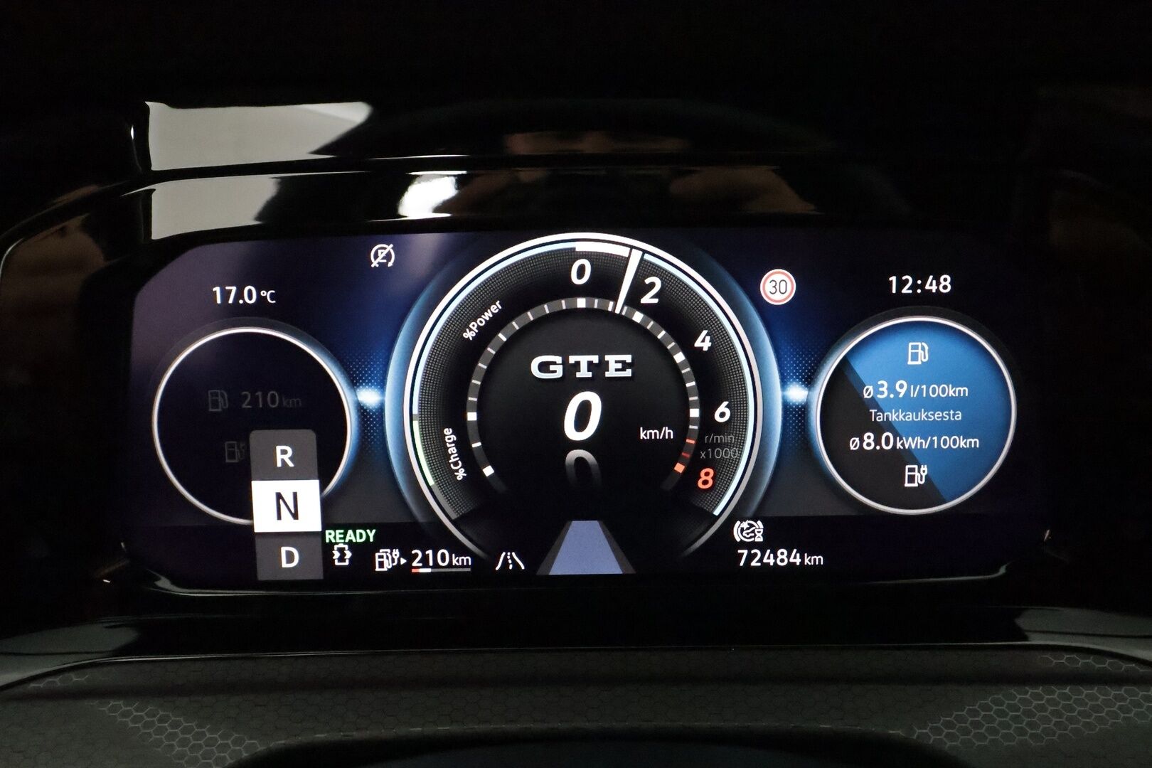 Volkswagen Golf 2021 1,4 GTE 180 kW DSG **HUD / Adapt.vakkari / IQ Light / P.tutkat / Sporttipenkit / Navi / Ratinlämmitin / Digimittaristo** - Kahdet renkaat aluvanteilla