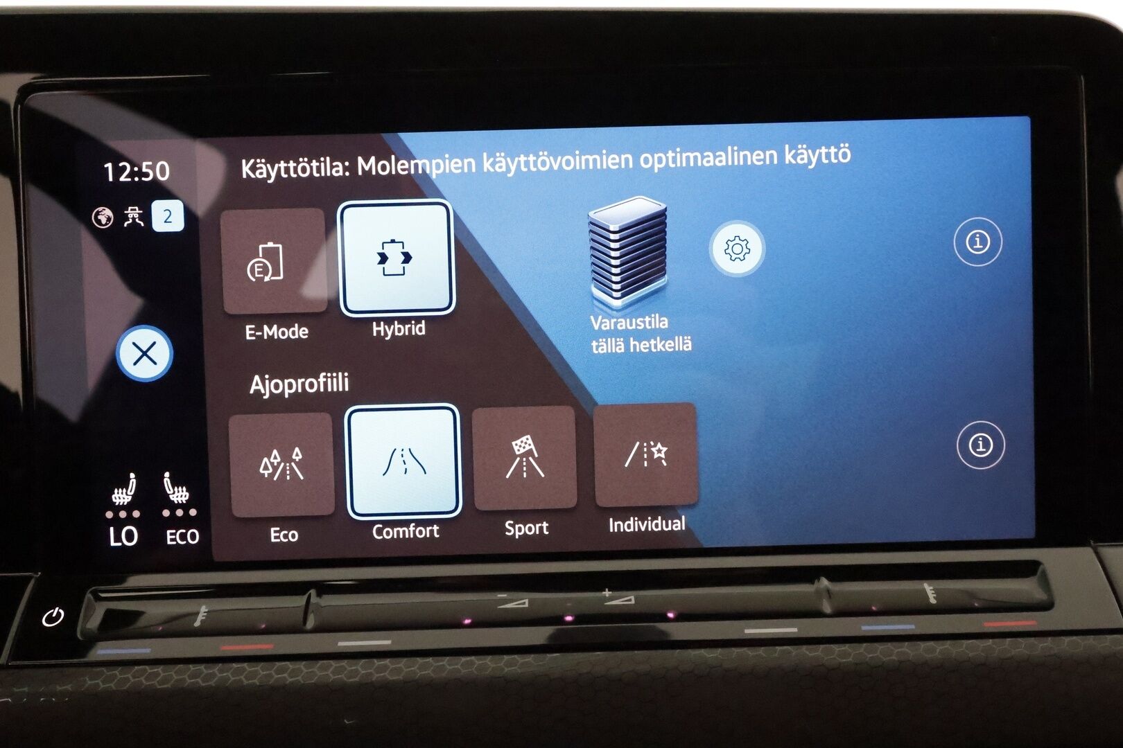 Volkswagen Golf 2021 1,4 GTE 180 kW DSG **HUD / Adapt.vakkari / IQ Light / P.tutkat / Sporttipenkit / Navi / Ratinlämmitin / Digimittaristo** - Kahdet renkaat aluvanteilla