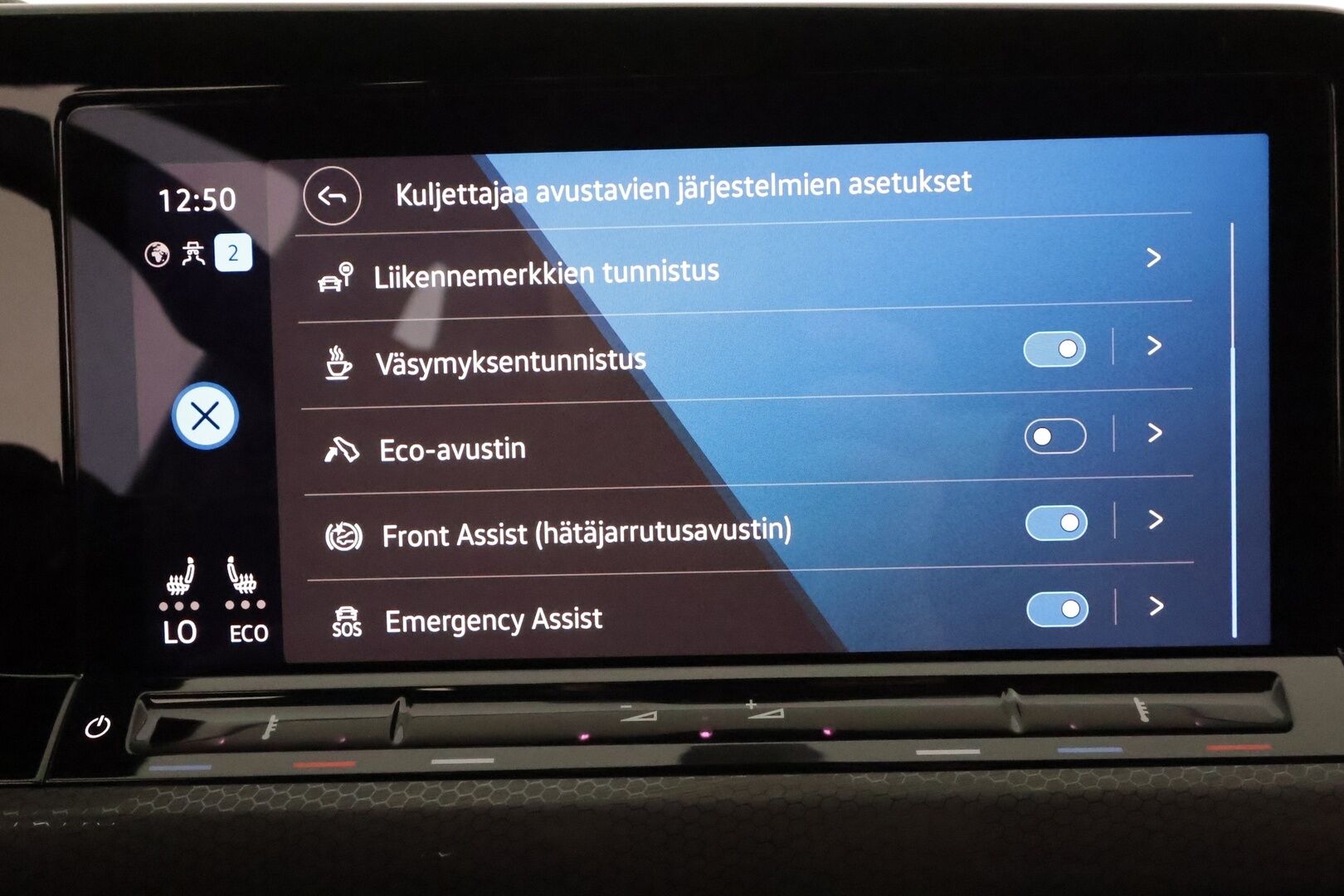 Volkswagen Golf 2021 1,4 GTE 180 kW DSG **HUD / Adapt.vakkari / IQ Light / P.tutkat / Sporttipenkit / Navi / Ratinlämmitin / Digimittaristo** - Kahdet renkaat aluvanteilla
