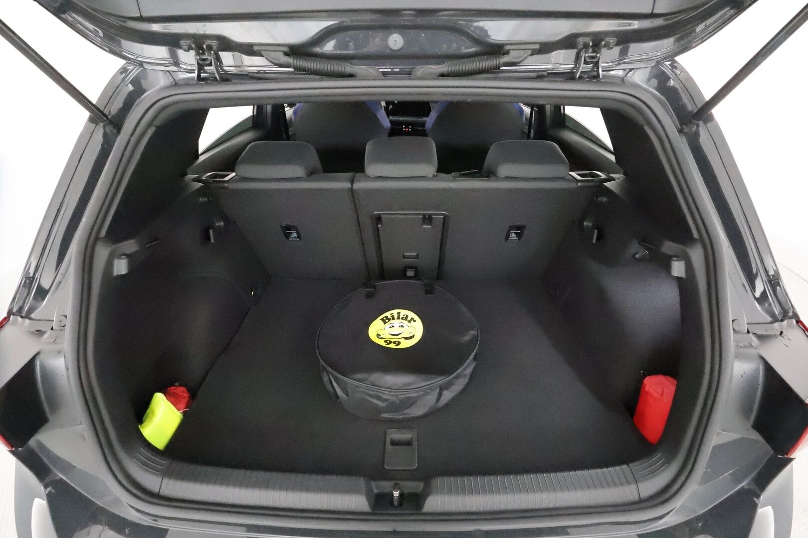 Volkswagen Golf 2021 1,4 GTE 180 kW DSG **HUD / Adapt.vakkari / IQ Light / P.tutkat / Sporttipenkit / Navi / Ratinlämmitin / Digimittaristo** - Kahdet renkaat aluvanteilla