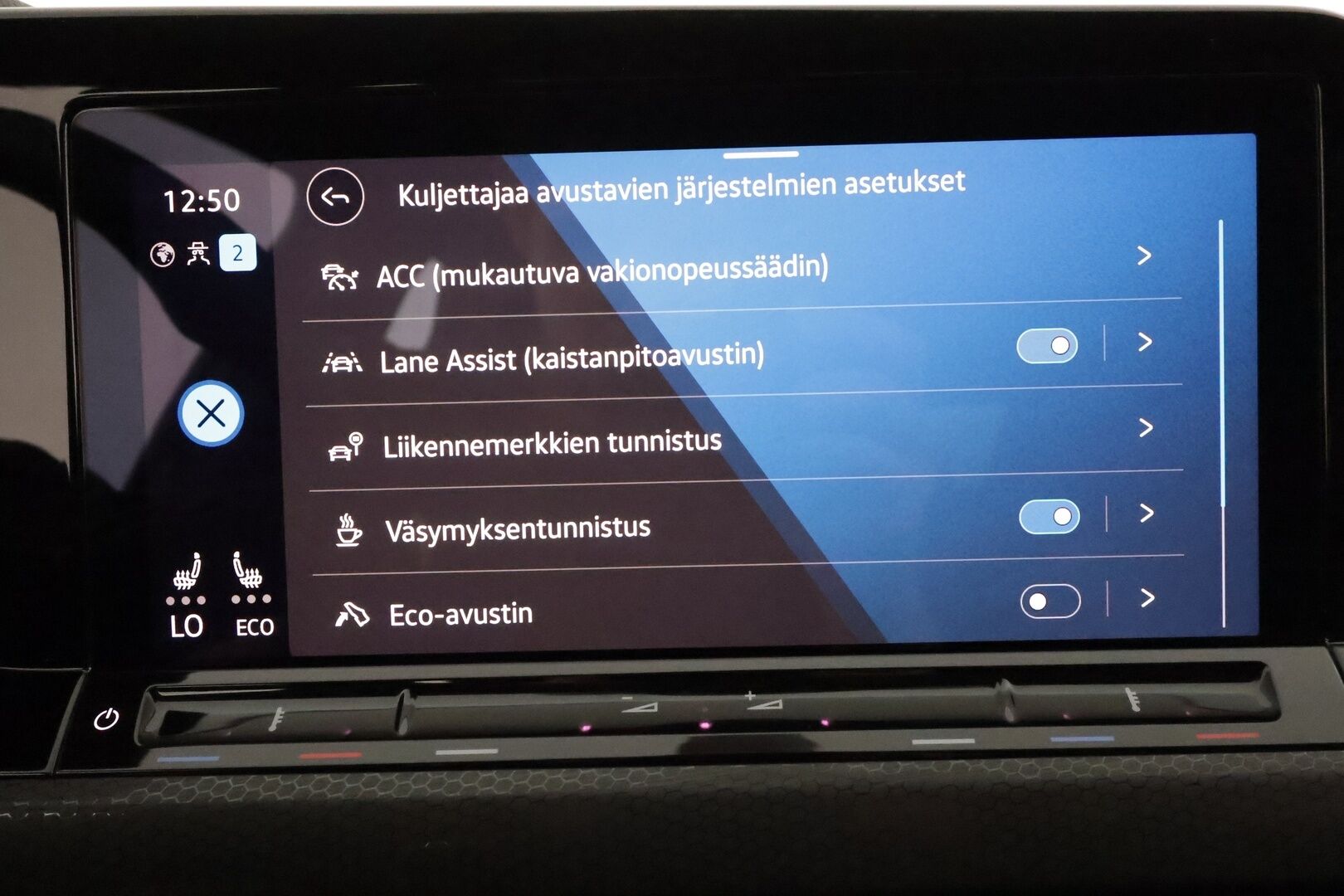 Volkswagen Golf 2021 1,4 GTE 180 kW DSG **HUD / Adapt.vakkari / IQ Light / P.tutkat / Sporttipenkit / Navi / Ratinlämmitin / Digimittaristo** - Kahdet renkaat aluvanteilla