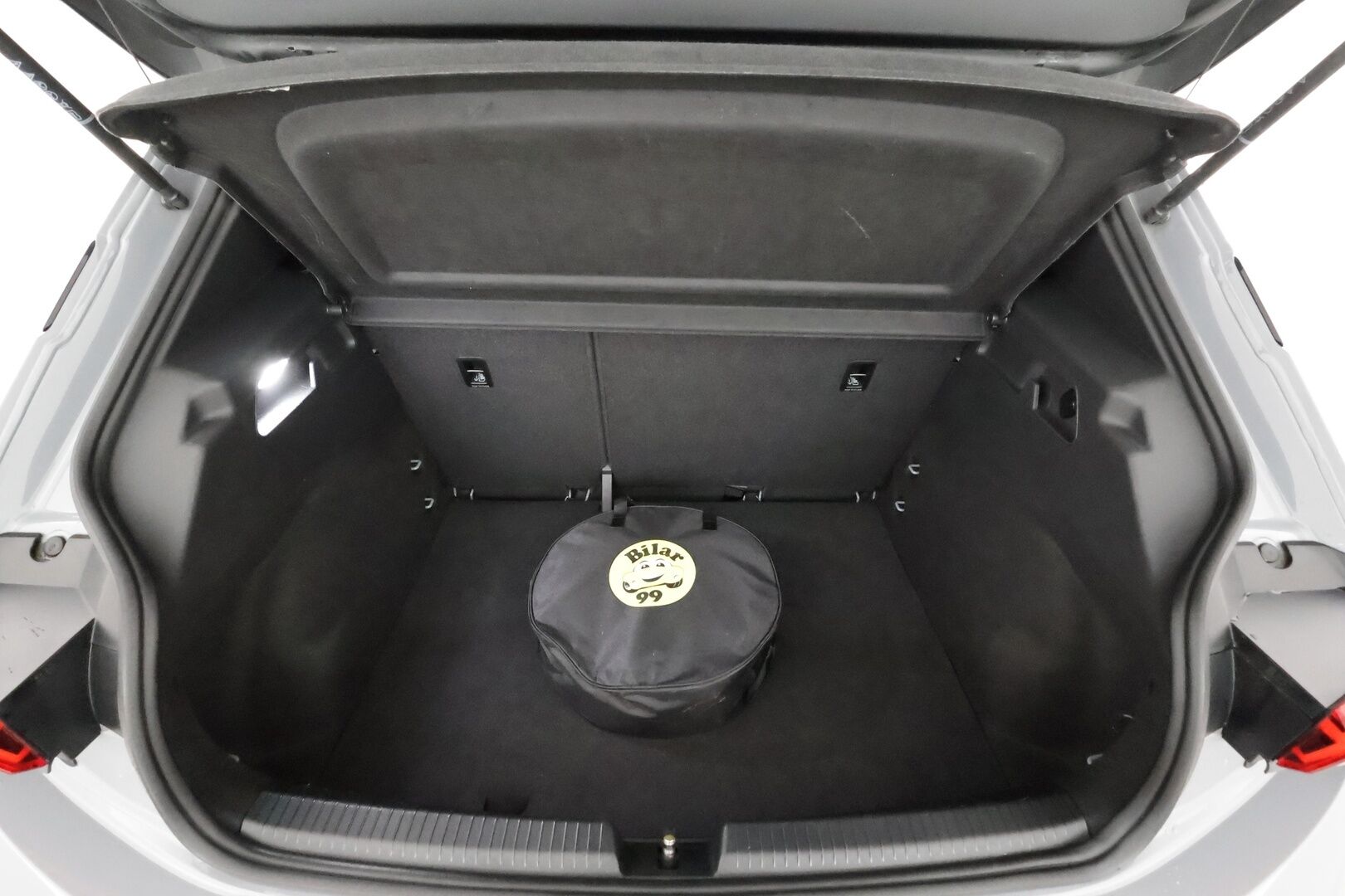 CUPRA Born 2023 150 kW * ILP / ACC / LED / P.kamera / Navi / Kaistavahti / Digimittaristo / Ambient-valot * - Kahdet renkaat / Merkkihuollettu! - HULLU BLACKWEEK KORKOTARJOUS 2,49%