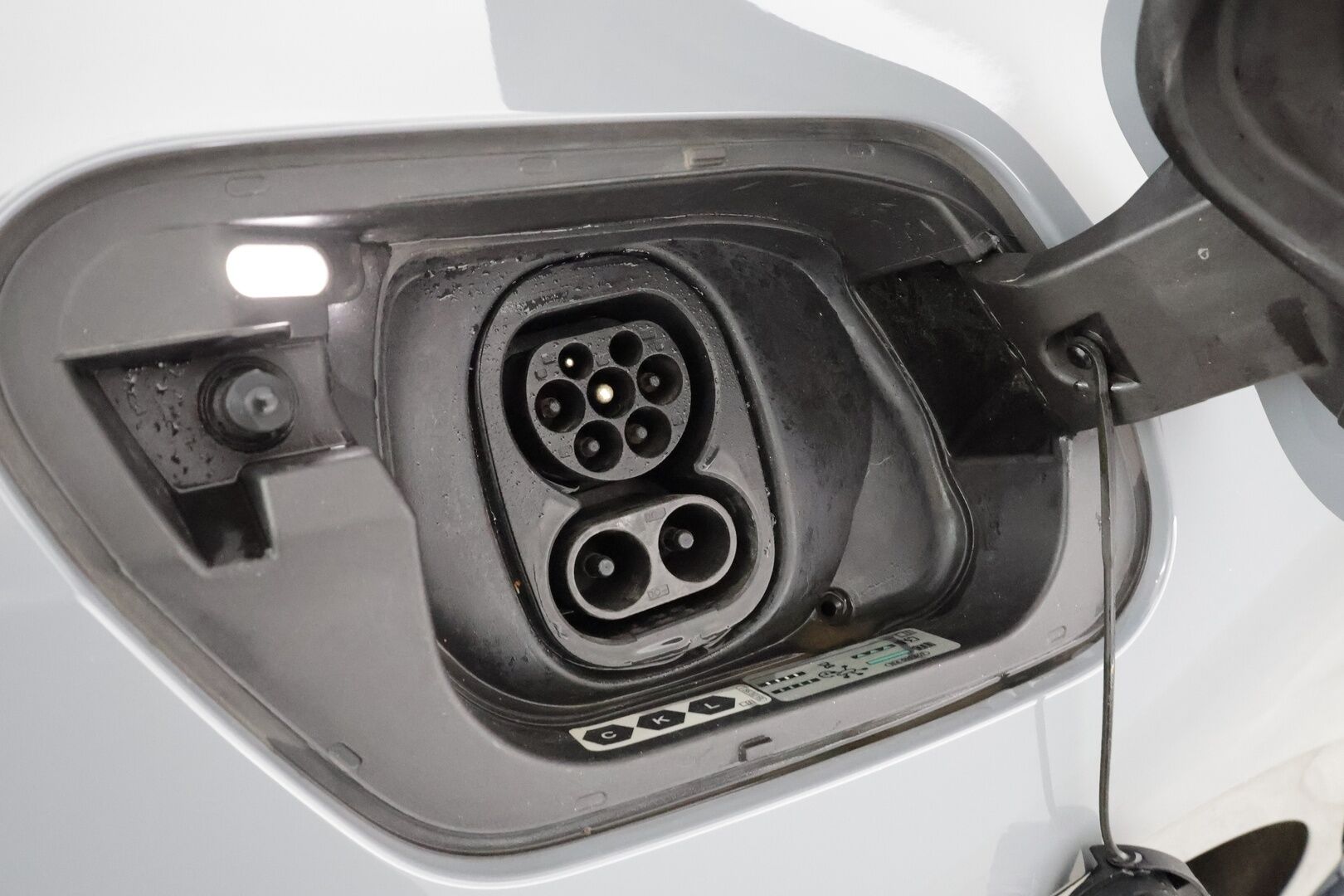 CUPRA Born 2023 150 kW * ILP / ACC / LED / P.kamera / Navi / Kaistavahti / Digimittaristo / Ambient-valot * - Kahdet renkaat / Merkkihuollettu! - HULLU BLACKWEEK KORKOTARJOUS 2,49%