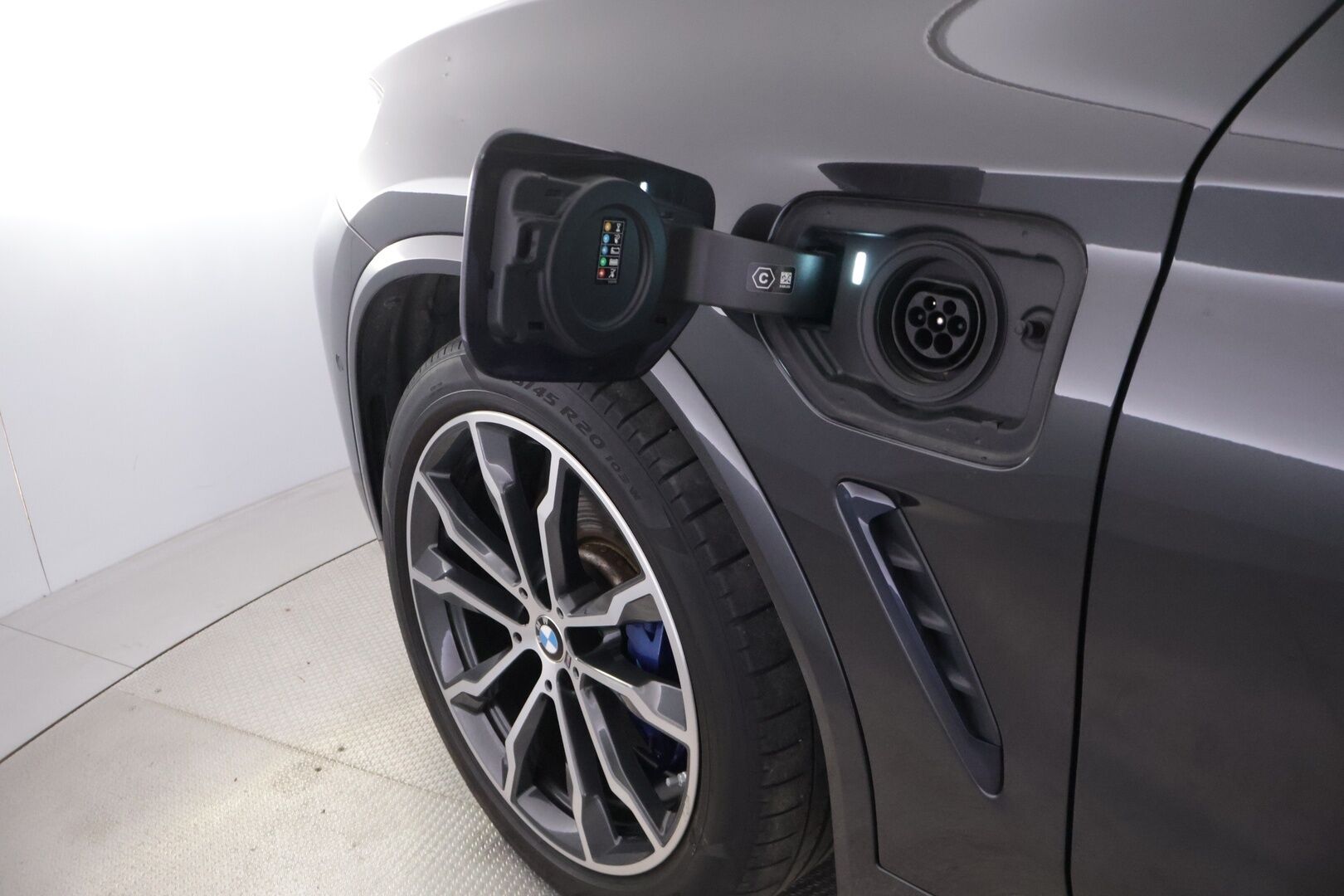 BMW X3 2021 G01 xDrive 30e A Charged Edition M Sport - HUD / Panorama / Kamera / Keyless / Sporttipenkit / Digimittari / BLIS / Hifit /  2x renkaat 