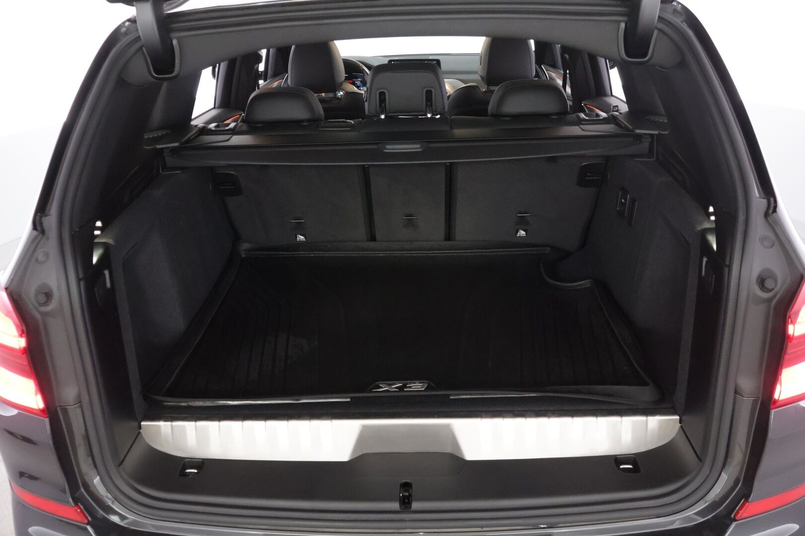 BMW X3 2021 G01 xDrive 30e A Charged Edition M Sport - HUD / Panorama / Kamera / Keyless / Sporttipenkit / Digimittari / BLIS / Hifit /  2x renkaat 