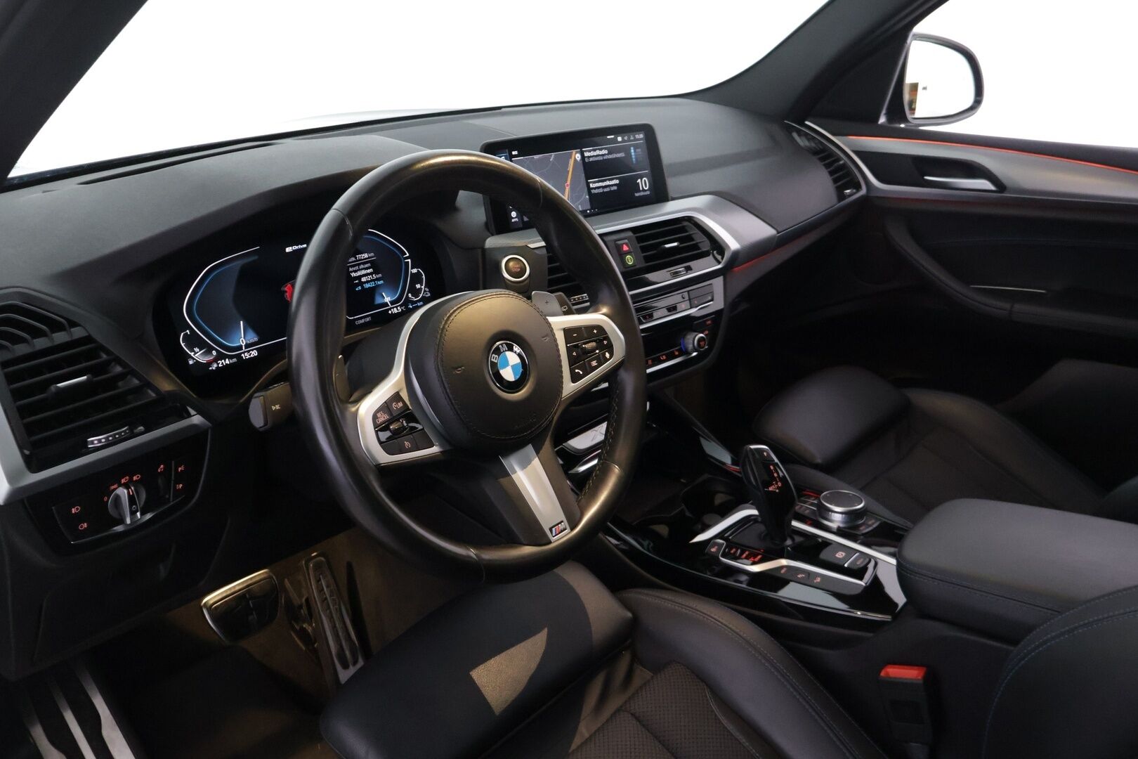 BMW X3 2021 G01 xDrive 30e A Charged Edition M Sport - HUD / Panorama / Kamera / Keyless / Sporttipenkit / Digimittari / BLIS / Hifit /  2x renkaat 