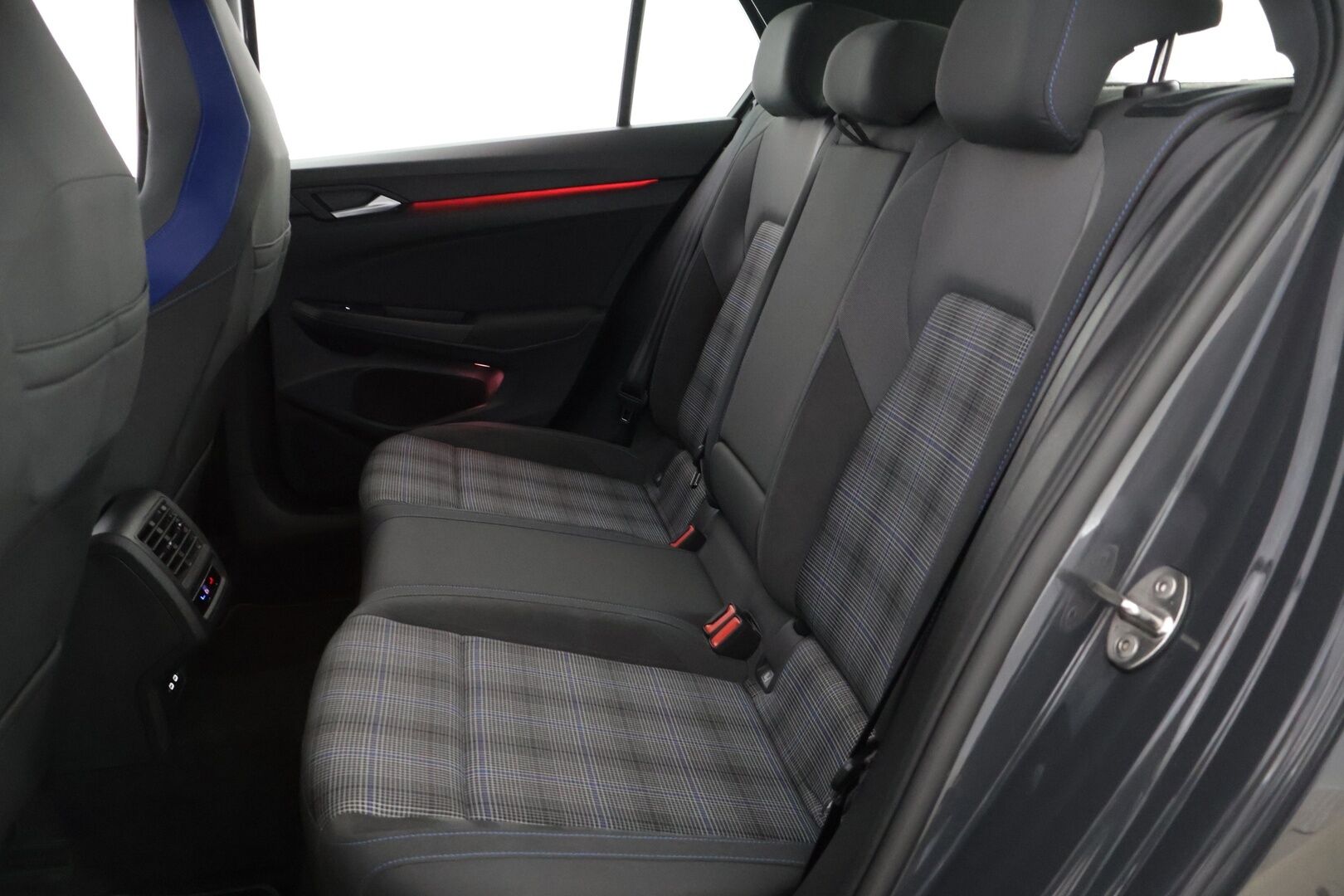 Volkswagen Golf 2022 1.4 GTE Plug-in Hybrid *ACC / Digimittaristo / Kaistavahti / Navi / Ambient / Sporttipenkit / Ratinlämmitin* - *SOH 97% / Juuri leimattu! / 2x Renkaat / Hyvin huollettu / Upea väri* - HULLUT AVAJAISHULINAT KORKOTARJOUS 3,29 %