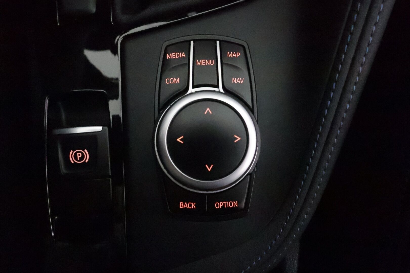 BMW X1 2021 F48 xDrive25e A Charged Edition M Sport *ACC / HUD / Hifi / P.kamera / Adapt.LED / Navi / Sporttinahat* - Akku kuntotarkastettu / Kahdet renkaat aluvanteilla