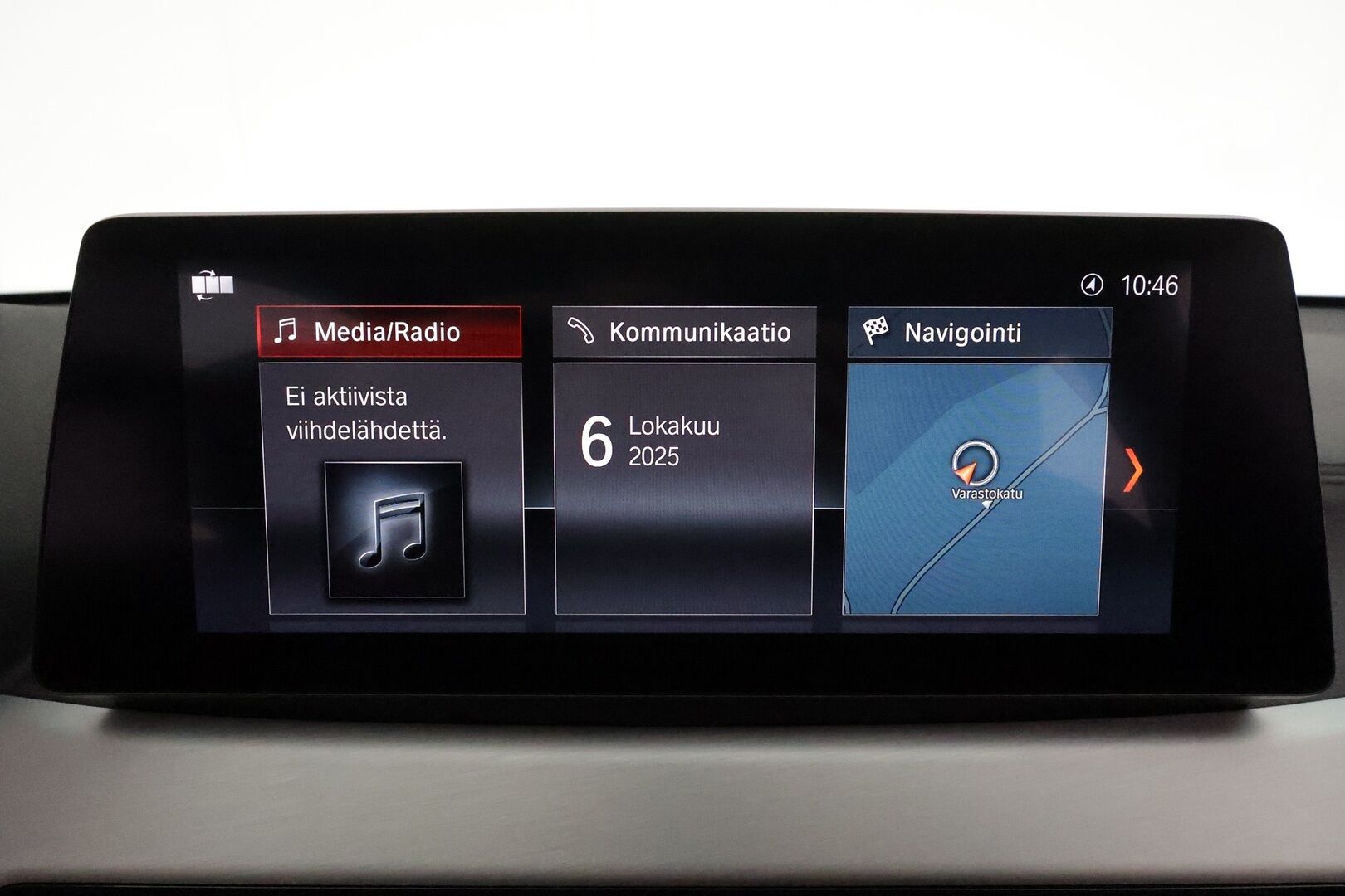 BMW X1 2021 F48 xDrive25e A Charged Edition M Sport *ACC / HUD / Hifi / P.kamera / Adapt.LED / Navi / Sporttinahat* - Akku kuntotarkastettu / Kahdet renkaat aluvanteilla