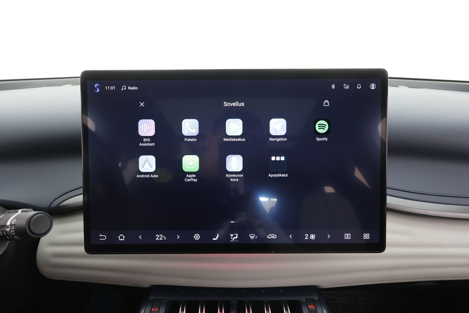 BYD Atto 3 2022 Design * ILP / Panorama / 360 / ACC / LED / Sähköpenkit / Navi / Kaistavahti / Keyless * - 2x Latauskaapelit / Kahet renkaat aluvanteilla - HULLUT AVAJAISHULINAT KORKOTARJOUS 3,29 %