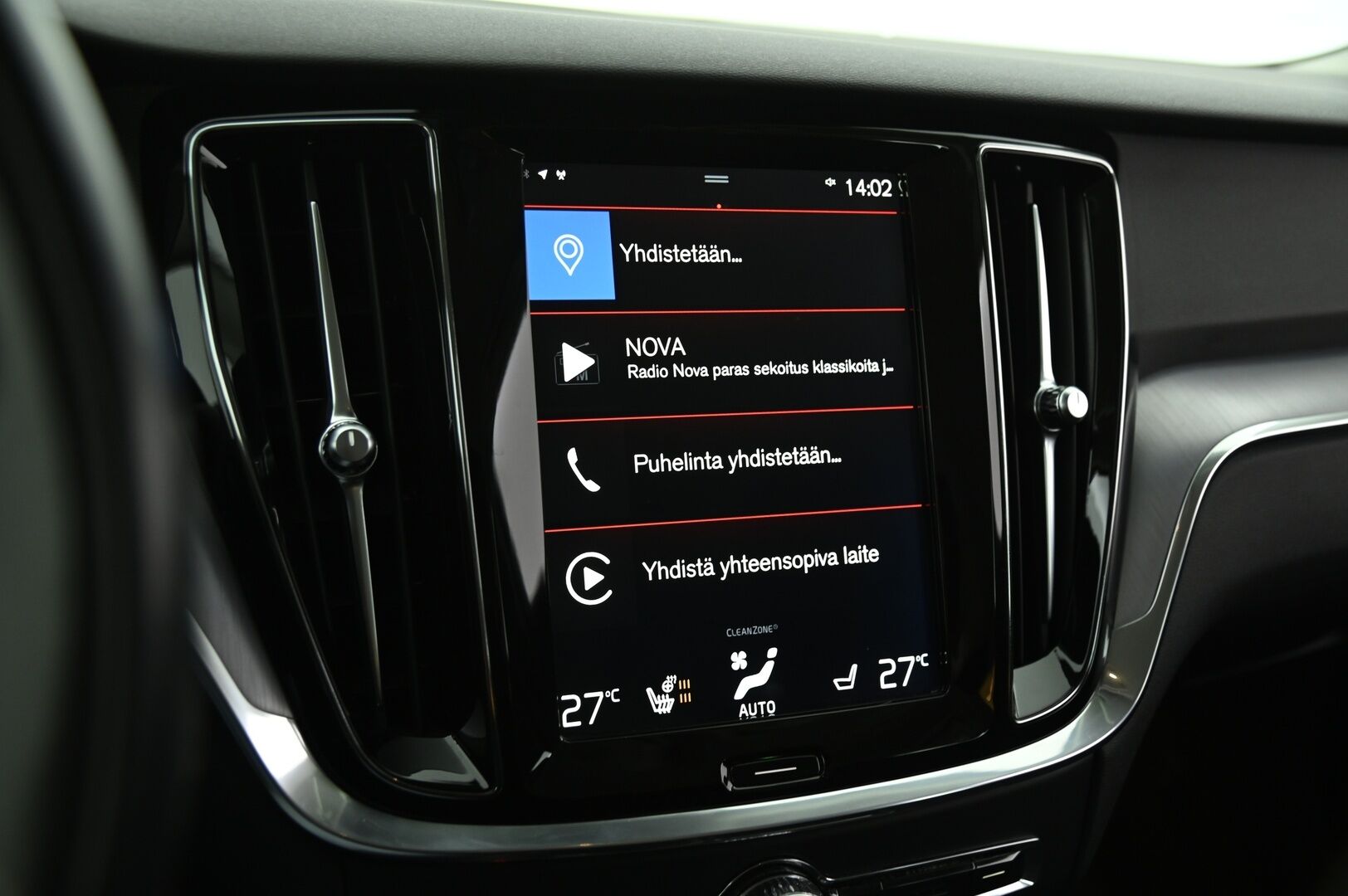 Volvo V60 2020 T8 TwE Momentum AWD aut. - ACC / Webasto / VOC / Carplay / Tutkat / FULL-LED High Beam / Koukku / Jakopää tehty / Juuri huolettu