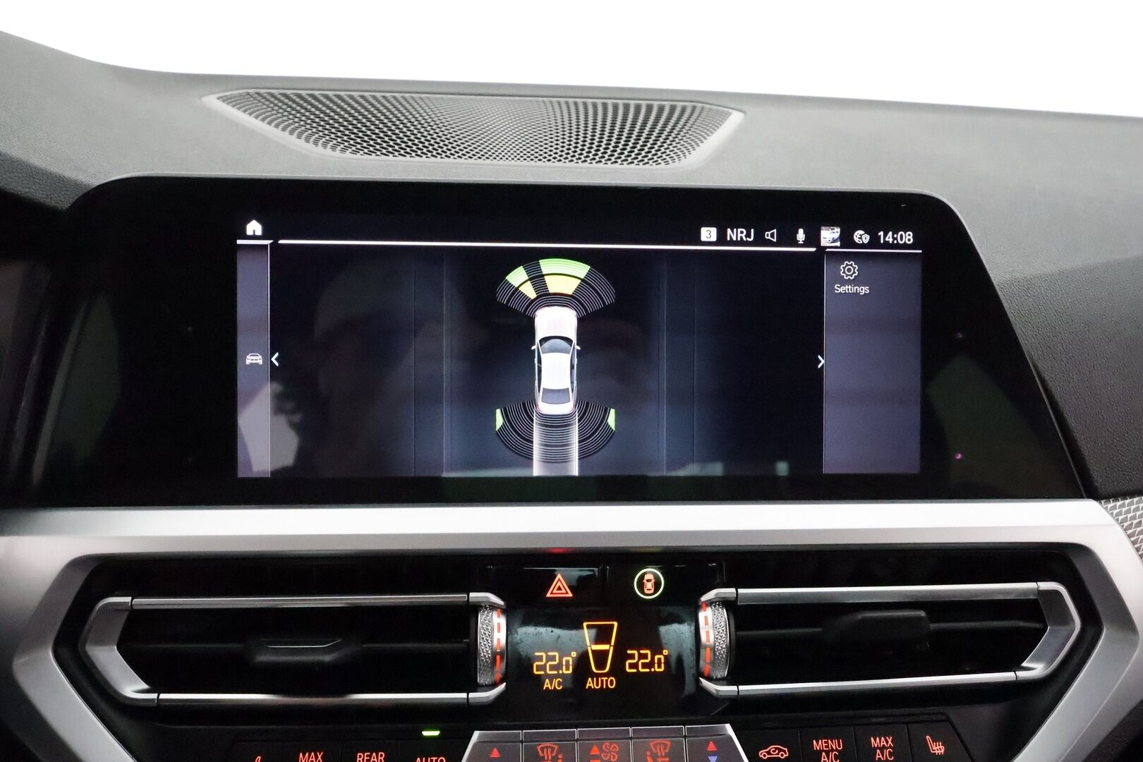 BMW 330E 2020 G20 Sedan 330e A Charged Edition M Sport **Vakkari / Sporttipenkit / P.tutkat / Digimittaristo / Nahka-Alcantara** - Kahdet renkaat aluvanteilla