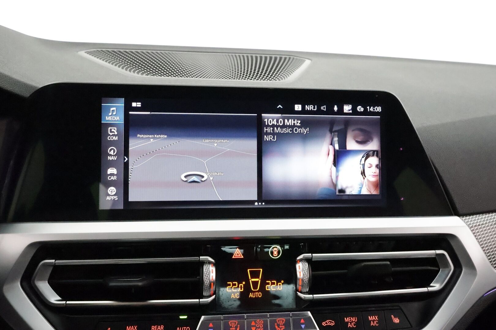 BMW 330E 2020 G20 Sedan 330e A Charged Edition M Sport **Vakkari / Sporttipenkit / P.tutkat / Digimittaristo / Nahka-Alcantara** - Kahdet renkaat aluvanteilla