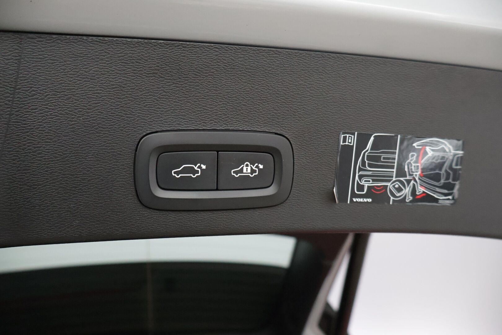 Volvo XC40 2022 T5 Recharge TwE R-Design aut - | R-Design | Pilot Assist | P.kamera | Full-LED | KeyLessGo | VOC | Sportpenkit | SENSUS | Apple&Android | Sähk.takaluukku | SOH 90% |