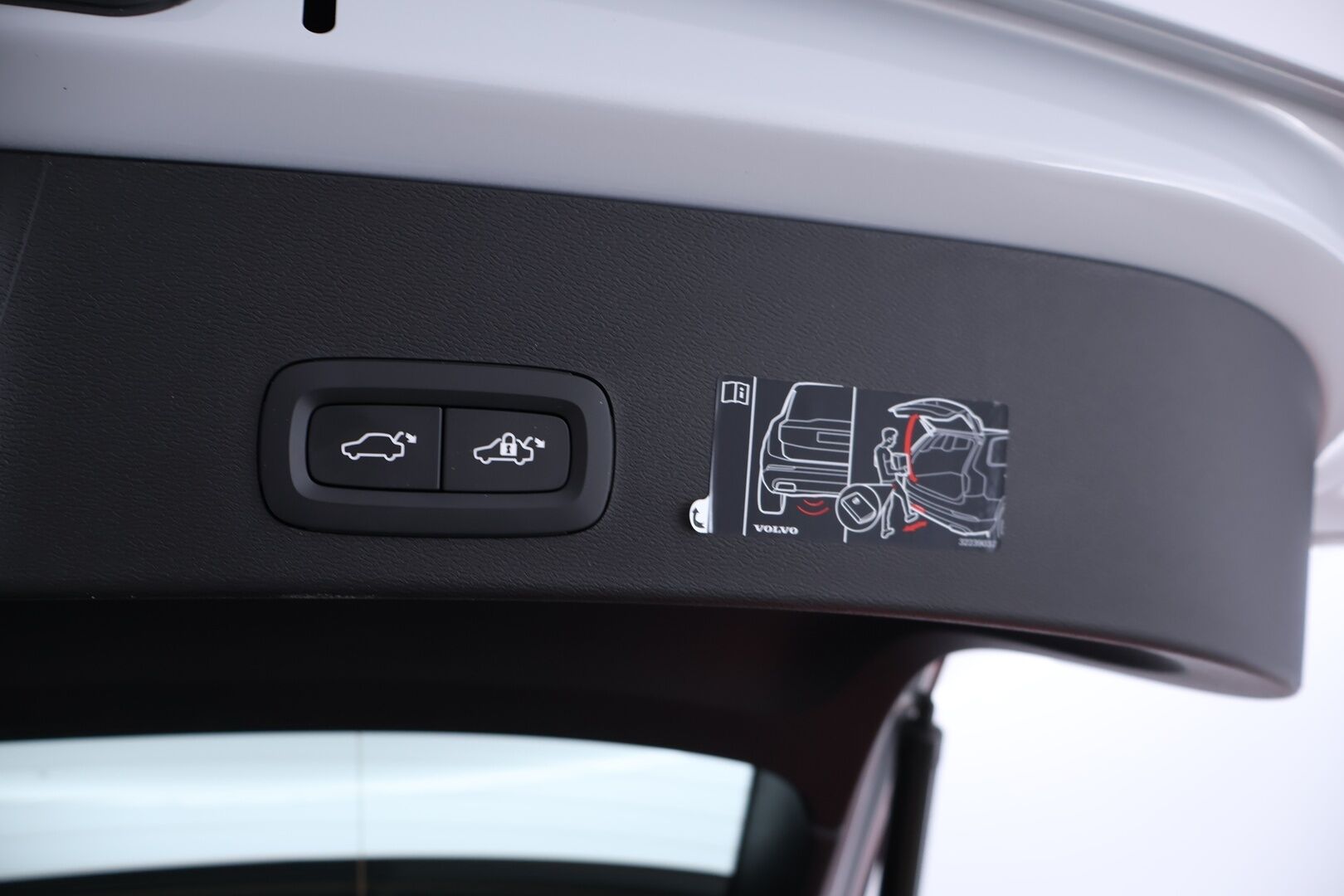 Volvo XC40 2022 T5 Recharge TwE R-Design aut. *Adapt.Vakkari / Sporttipenkit / Peruutuskamera / KeylessGo / Sähköluukku* - HULLUT VÄLIPÄIVÄT KORKOTARJOUS 2,49%