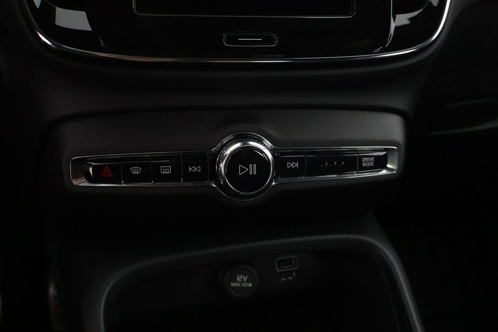 Volvo XC40 2022 T5 Recharge TwE R-Design aut. *Adapt.Vakkari / Sporttipenkit / Peruutuskamera / KeylessGo / Sähköluukku*