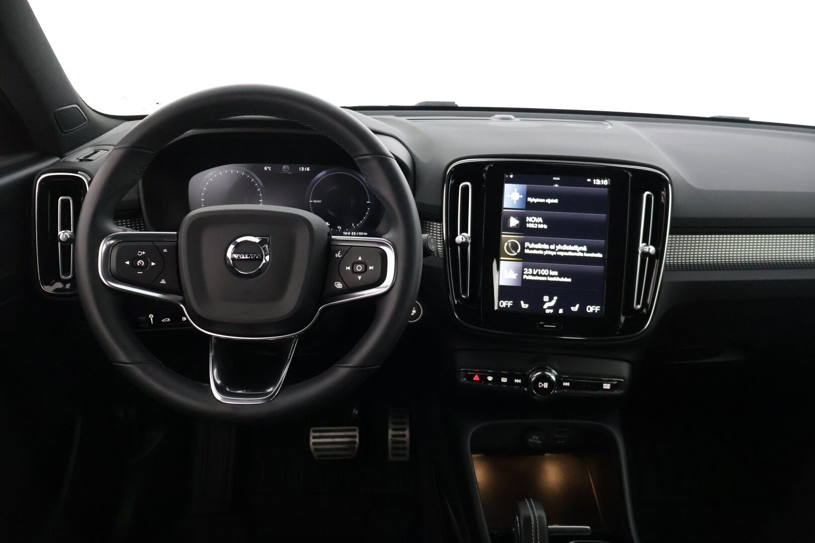 Volvo XC40 2022 T5 Recharge TwE R-Design aut - | R-Design | Pilot Assist | P.kamera | Full-LED | KeyLessGo | VOC | Sportpenkit | SENSUS | Apple&Android | Sähk.takaluukku | SOH 90% |