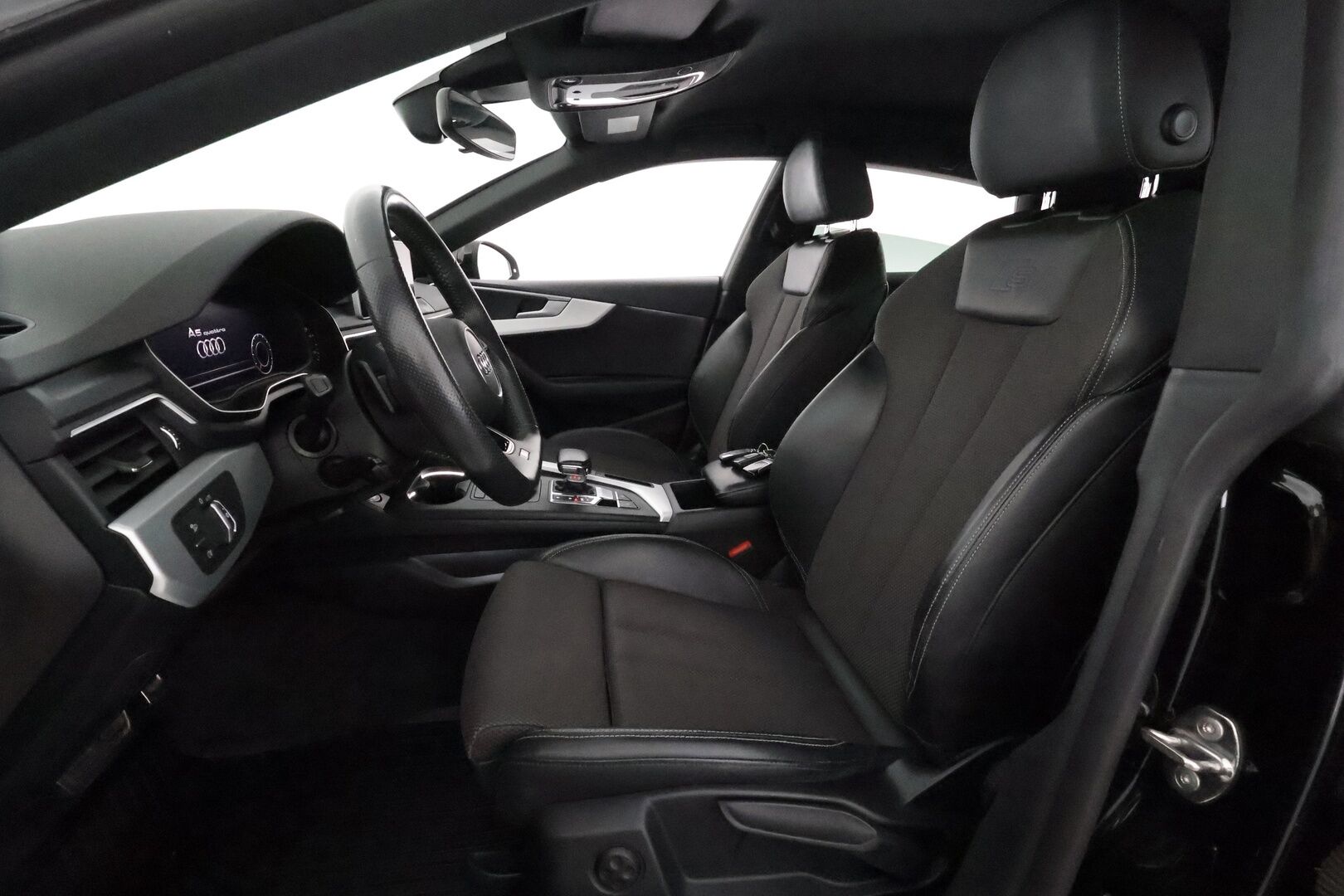 Audi A5 2018 Sportback 2,0 TFSI 185 kW quattro S tronic S-line **Webasto / Koukku / Adapt.Vakkari / LED / P.Tutkat / Sporttipenkit** - 3,99 % KORKOTARJOUS TÄHÄN AUTOON - Kahdet Renkaat