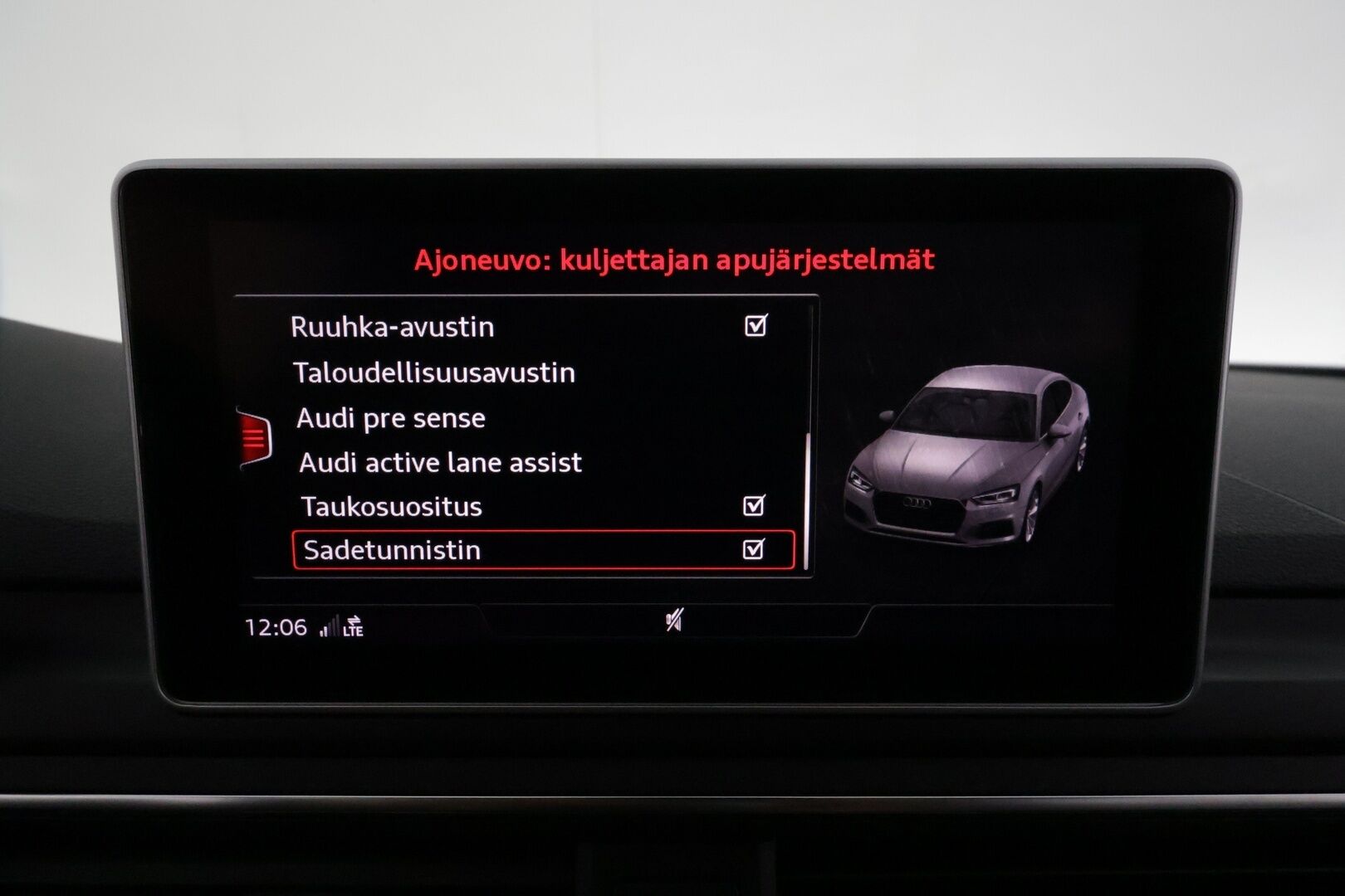 Audi A5 2018 Sportback 2,0 TFSI 185 kW quattro S tronic S-line **Webasto / Koukku / Adapt.Vakkari / LED / P.Tutkat / Sporttipenkit** - 3,99 % KORKOTARJOUS TÄHÄN AUTOON - Kahdet Renkaat