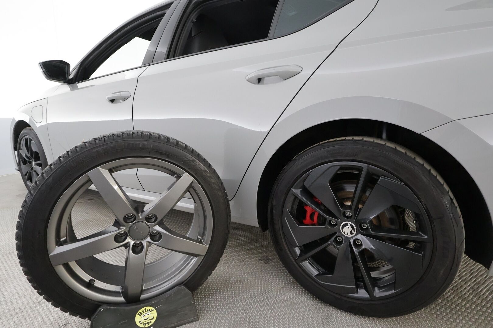 Skoda Octavia 2021 1,4 TSI PHEV RS iV DSG * ACC / Webasto / Skoda Crystal Matrix-LED / P.kamera / Hierovat Muistipenkit / Apple&Android * - Kahdet Renkaat / Koti & Kauppalaturi - HULLUT AVAJAISHULINAT KORKOTARJOUS 3,29 %