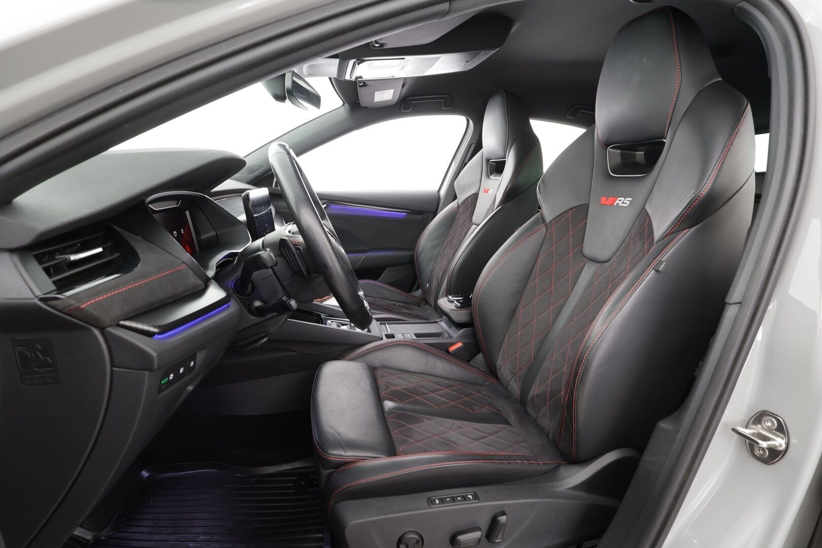 Skoda Octavia 2021 1,4 TSI PHEV RS iV DSG * ACC / Webasto / Skoda Crystal Matrix-LED / P.kamera / Hierovat Muistipenkit / Apple&Android * - Kahdet Renkaat / Koti & Kauppalaturi - HULLUT AVAJAISHULINAT KORKOTARJOUS 3,29 %