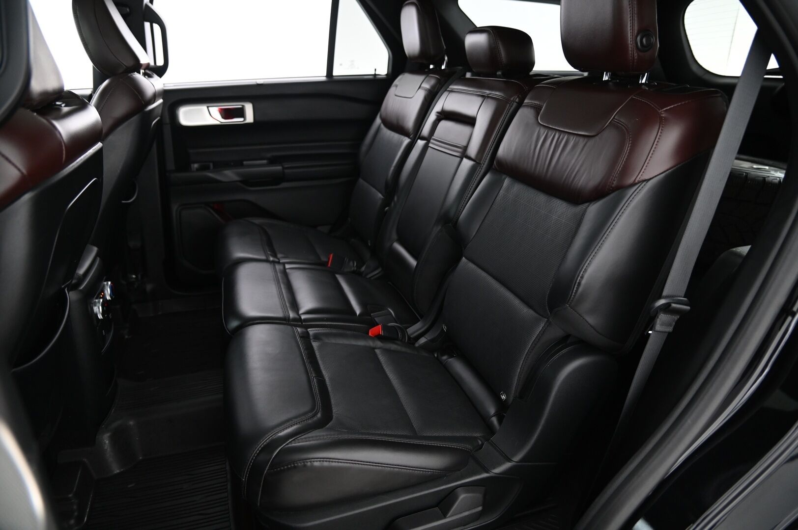 Ford Explorer 2020 3,0 V6 Ecoboost 457hv PHEV A10 AWD Platinum 5-ovinen ** ACC / Ilmastoidut nahat  / 360° / BLIS / - * Panorama / Vetokoukku / Lämmitettävä tuulilasi* 
