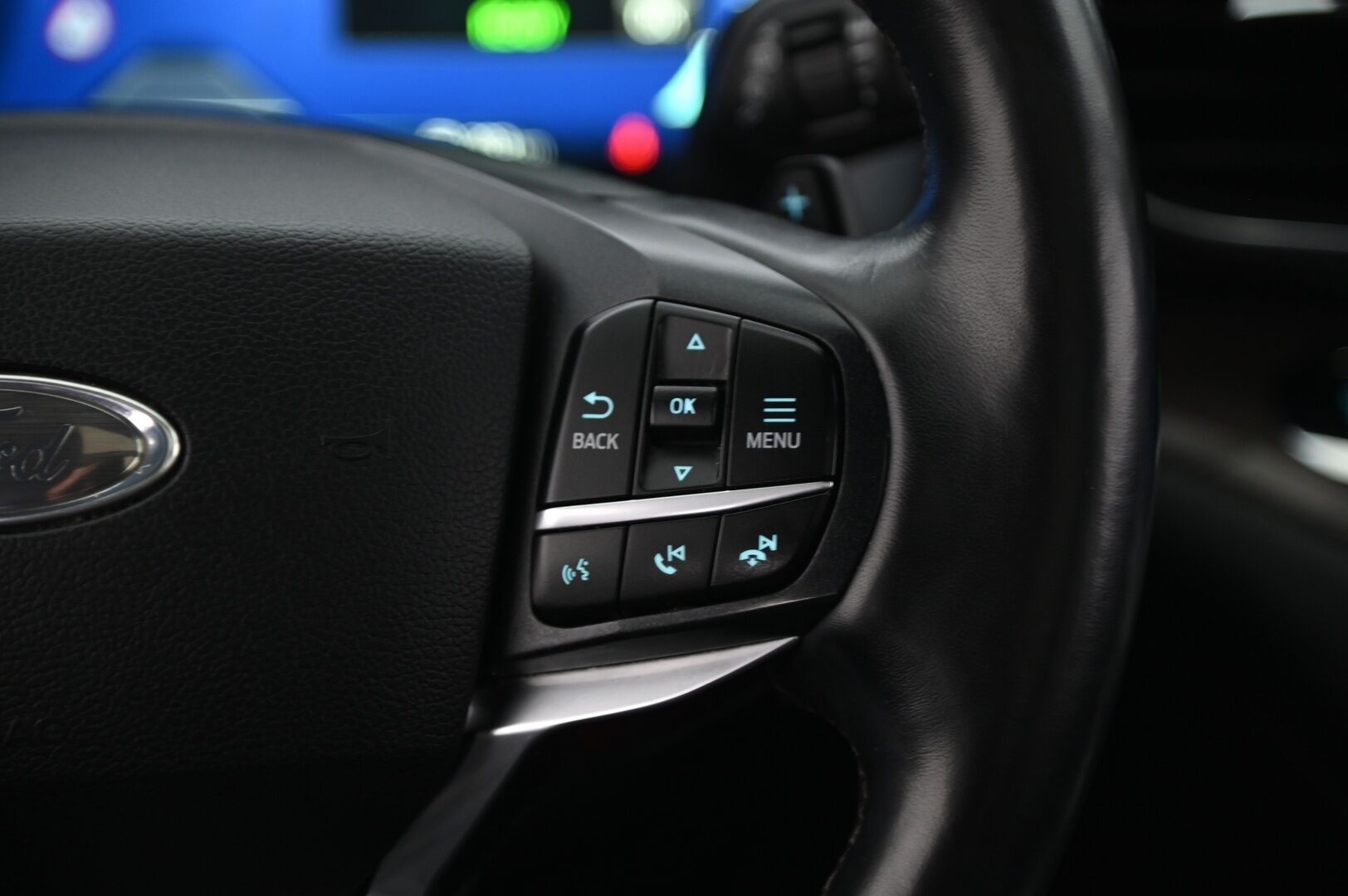 Ford Explorer 2020 3,0 V6 Ecoboost 457hv PHEV A10 AWD Platinum 5-ovinen ** ACC / Ilmastoidut nahat  / 360° / BLIS / - * Panorama / Vetokoukku / Lämmitettävä tuulilasi* 