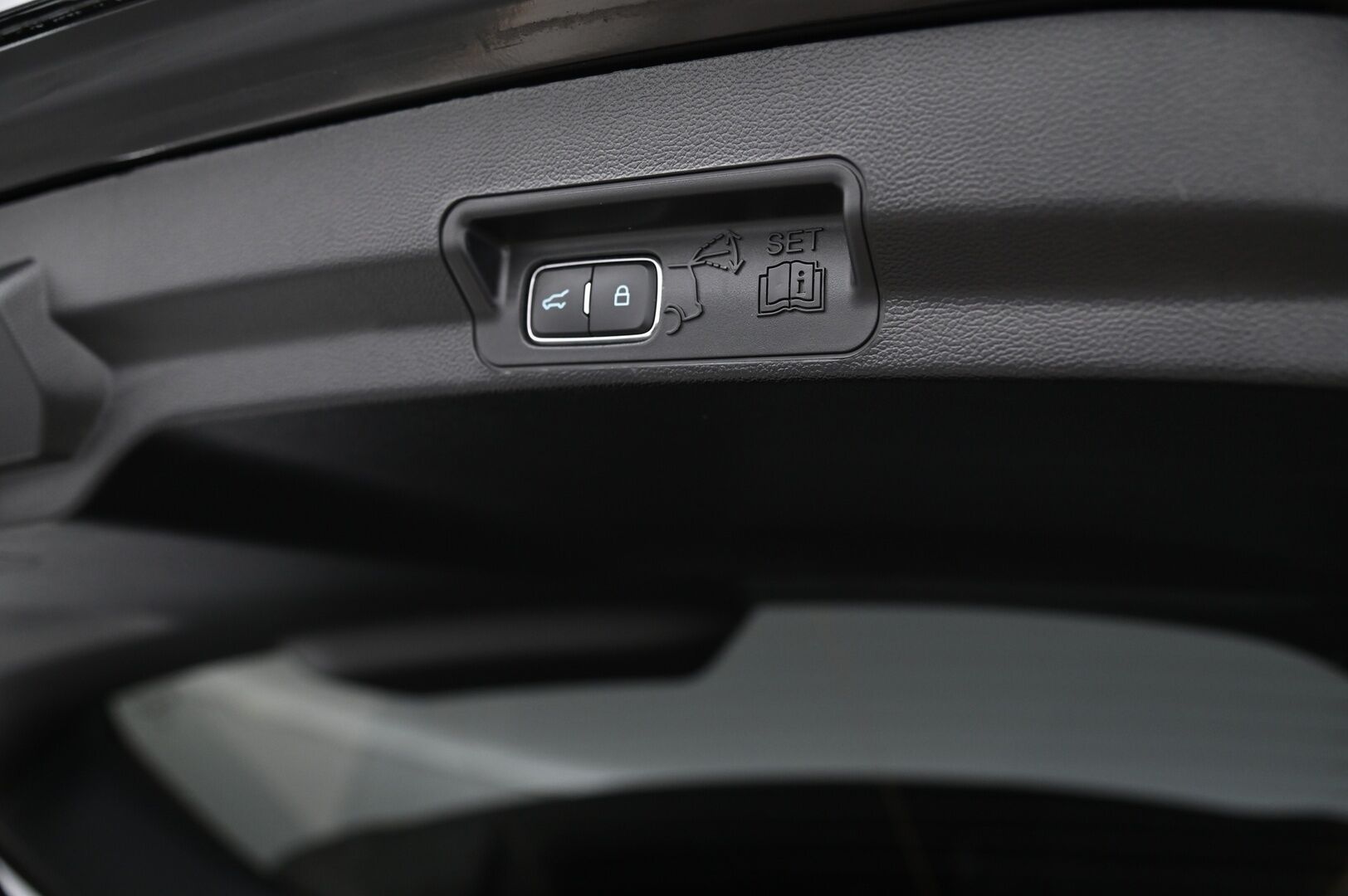 Ford Explorer 2020 3,0 V6 Ecoboost 457hv PHEV A10 AWD Platinum 5-ovinen ** ACC / Ilmastoidut nahat  / 360° / BLIS / - * Panorama / Vetokoukku / Lämmitettävä tuulilasi* 