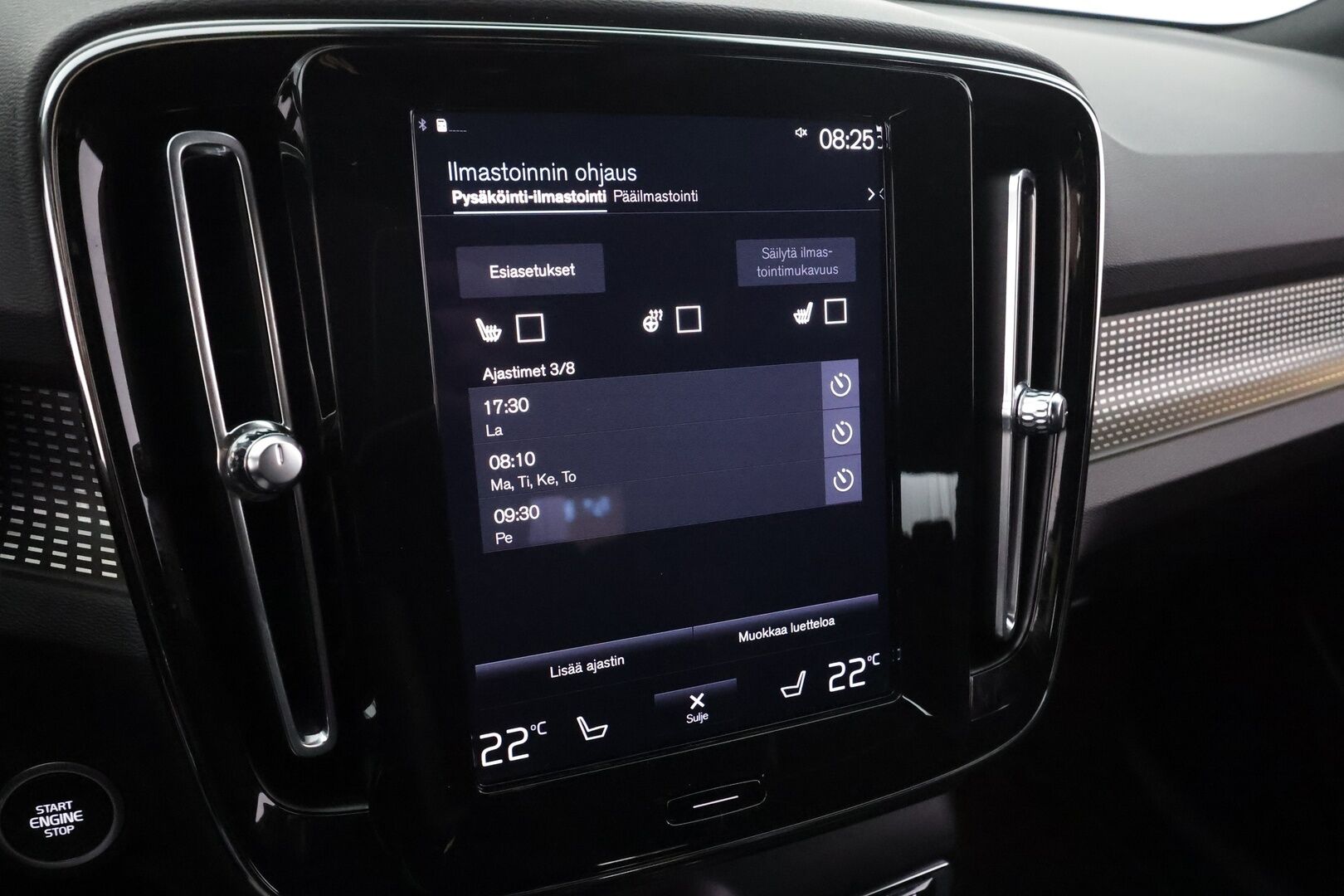 Volvo XC40 2021 T4 TwE R-Design aut * ACC / Webasto / P.kamera / Muistipenkki / H&K / Koukku / BLIS / Keyless / Sähköluukku * - Kahdet renkaat aluvanteilla / Merkkihuollettu