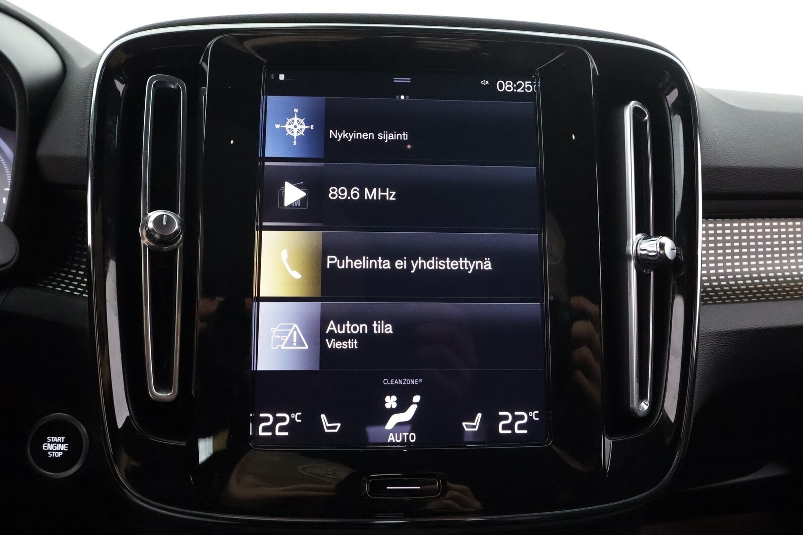 Volvo XC40 2021 T4 TwE R-Design aut * ACC / Webasto / P.kamera / Muistipenkki / H&K / Koukku / BLIS / Keyless / Sähköluukku * - Kahdet renkaat aluvanteilla / Merkkihuollettu / Huippuvarusteet! - HULLUT AVAJAISHULINAT KORKOTARJOUS 3,29 %