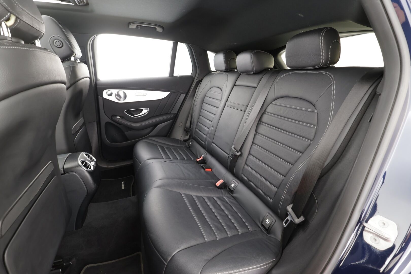 Mercedes-Benz EQC 2020 400 4Matic Edition AMG - | Distronic | Lisälämmitin | Koukku | Burmester | HUD | Osasähköt  Widescreen | LED | Lasikattoluukku | Ilmastoidut&Hierovat Sporttinahat | P.Kamera | Kahdet Renkaat |