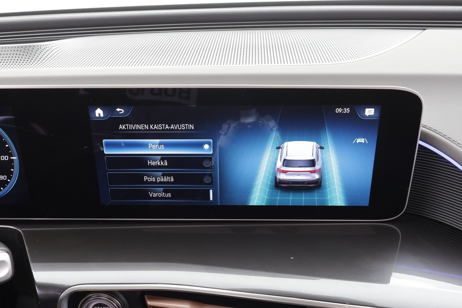 Mercedes-Benz EQC 2020 400 4Matic Edition AMG - | Distronic | Lisälämmitin | Koukku | Burmester | HUD | Osasähköt  Widescreen | LED | Lasikattoluukku | Ilmastoidut&Hierovat Sporttinahat | P.Kamera | Kahdet Renkaat |