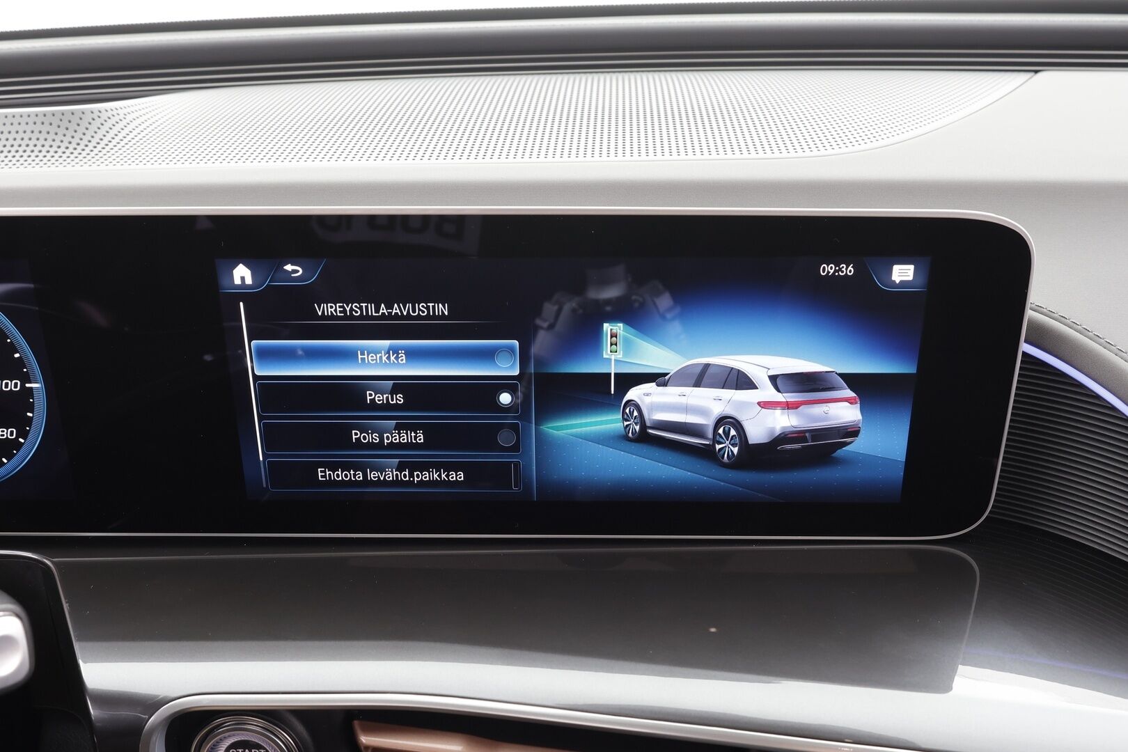 Mercedes-Benz EQC 2020 400 4Matic Edition AMG - | Distronic | Lisälämmitin | Koukku | Burmester | HUD | Osasähköt  Widescreen | LED | Lasikattoluukku | Ilmastoidut&Hierovat Sporttinahat | P.Kamera | Kahdet Renkaat |