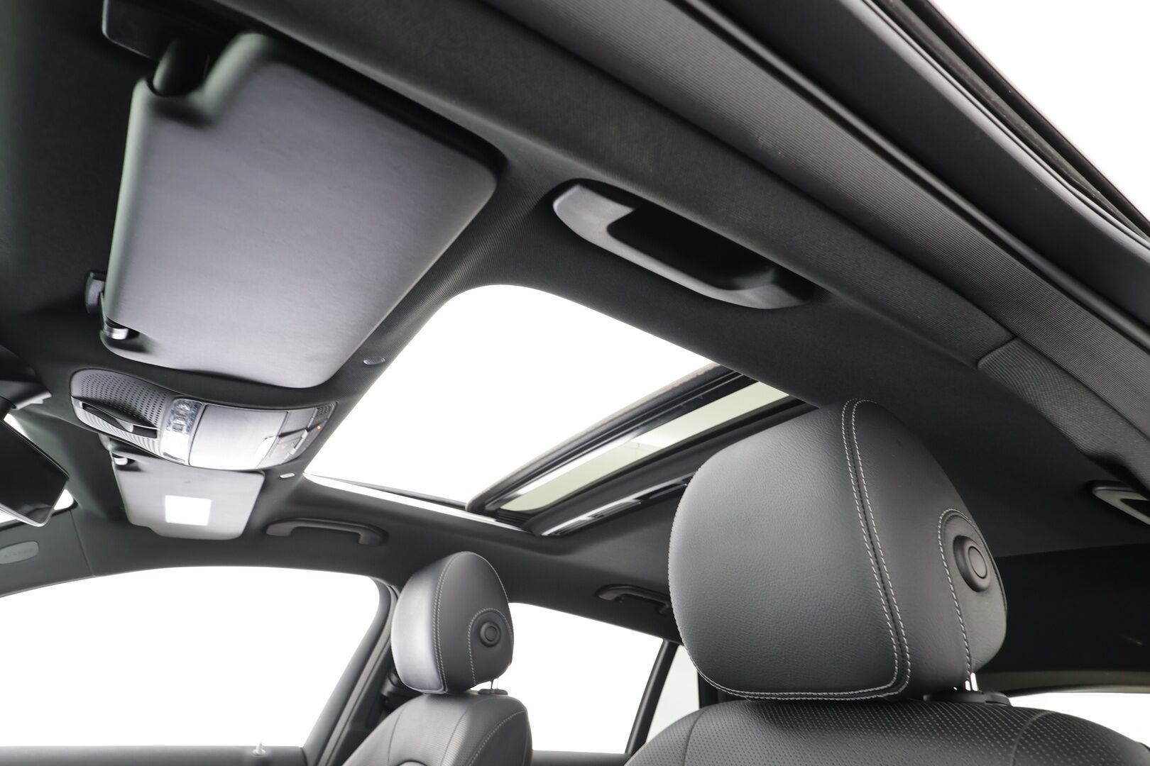 Mercedes-Benz EQC 2020 400 4Matic Edition AMG - | Distronic | Lisälämmitin | Koukku | Burmester | HUD | Osasähköt  Widescreen | LED | Lasikattoluukku | Ilmastoidut&Hierovat Sporttinahat | P.Kamera | Kahdet Renkaat |