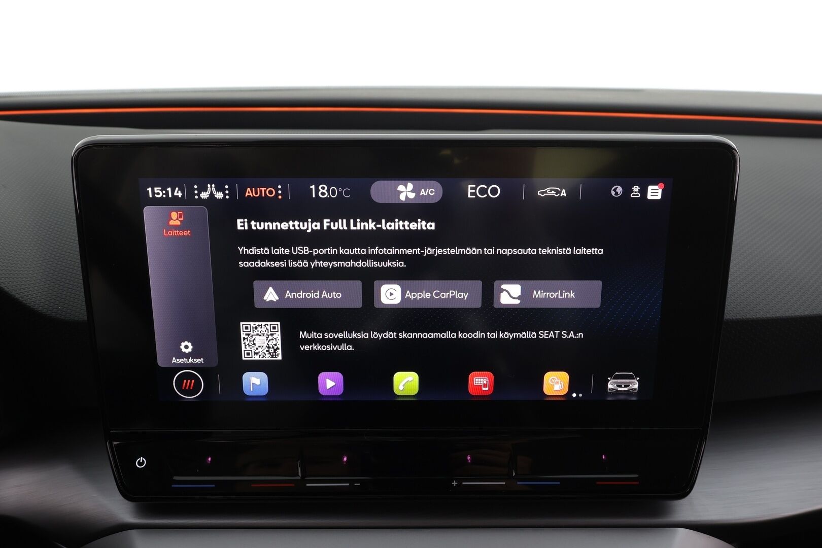 Seat Leon Sportstourer 2021 1.4 PHEV FR DSG * ACC / P.kamera / LED / Navi / KeylessGo / Sähköluukku / Puolinahat * - Kahdet renkaat aluvanteilla