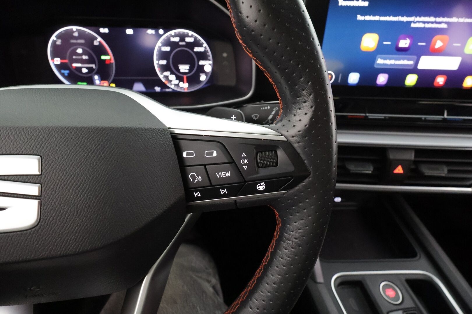 Seat Leon Sportstourer 2021 1.4 PHEV FR DSG * ACC / P.kamera / LED / Navi / KeylessGo / Sähköluukku / Puolinahat * - Kahdet renkaat aluvanteilla