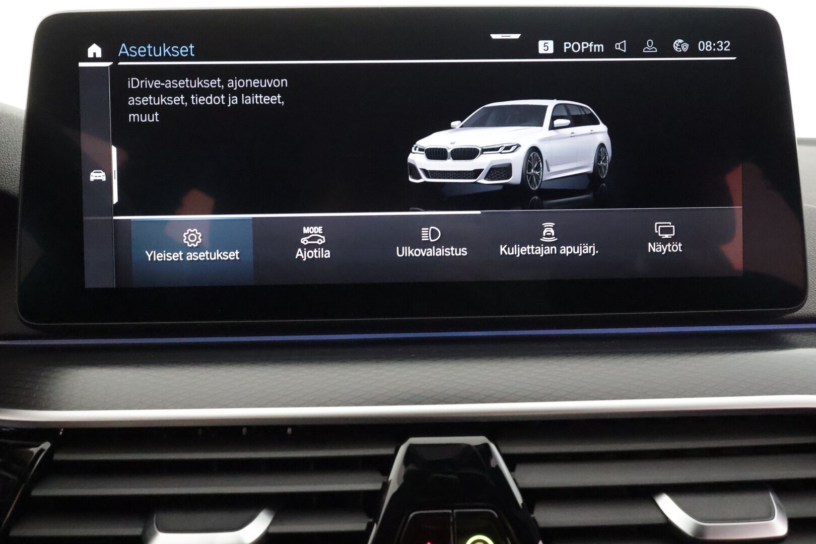 BMW 530 2022 G30 Sedan 530e xDrive A Charged Edition M Sport - | ACC | LCI | Koukku | HUD | HiFi | Muistipenkki | P.kamera | Sporttipenkit sähköllä | Ambient light | Lane Assist | BSM | 2x renkaat aluin |