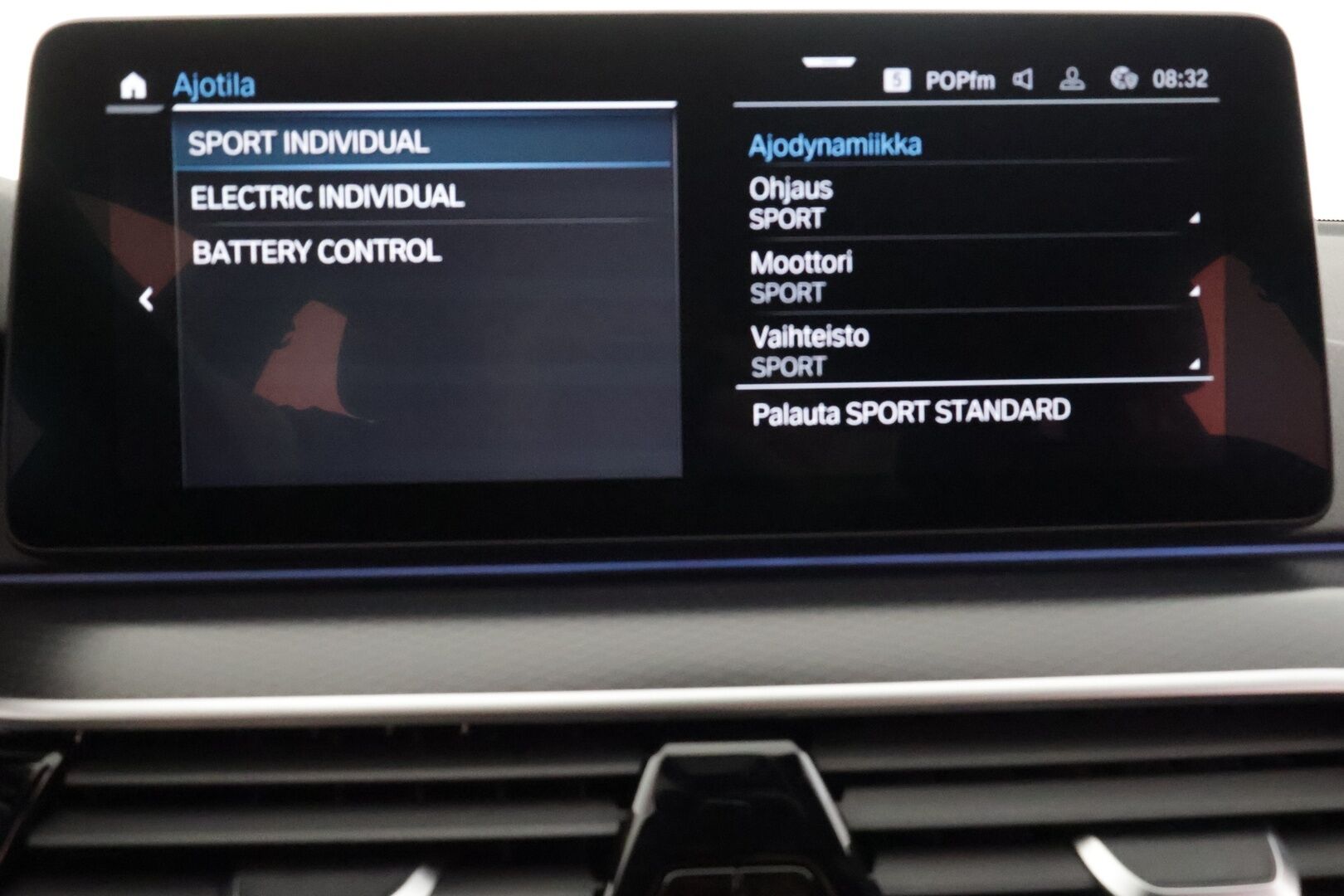 BMW 530 2022 G30 Sedan 530e xDrive A Charged Edition M Sport - | ACC | LCI | Koukku | HUD | HiFi | Muistipenkki | P.kamera | Sporttipenkit sähköllä | Ambient light | Lane Assist | BSM | 2x renkaat aluin |