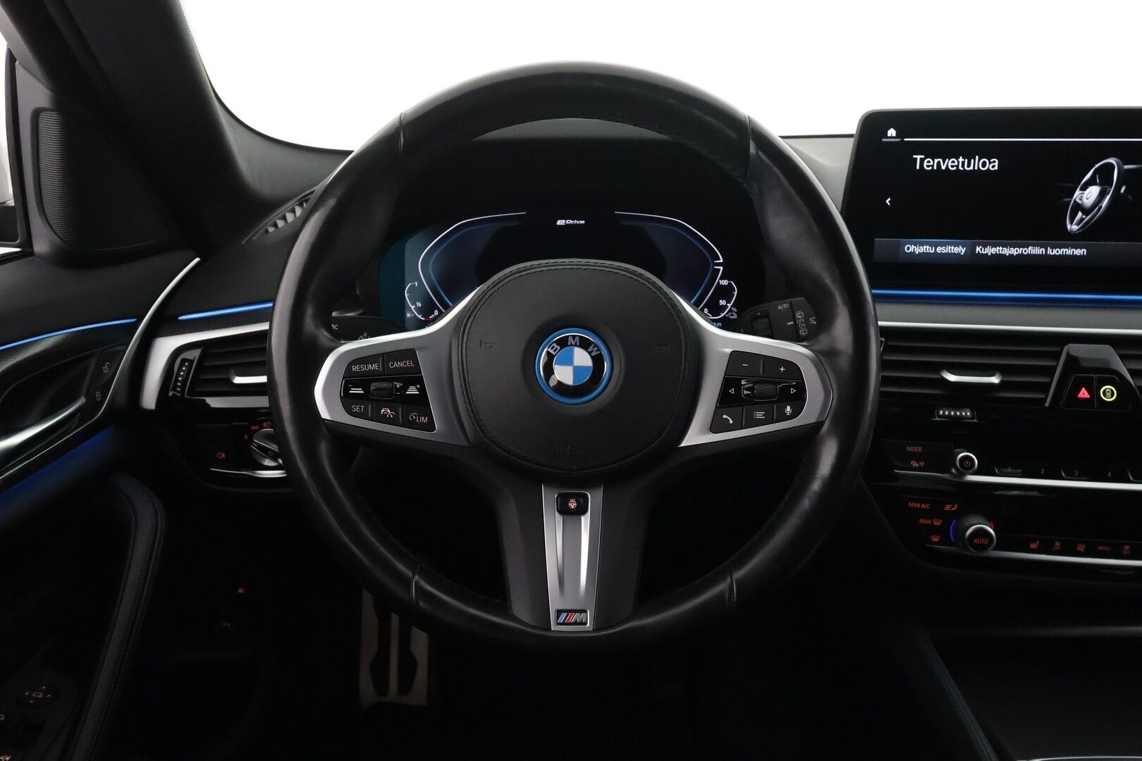 BMW 530 2022 G30 Sedan 530e xDrive A Charged Edition M Sport - | ACC | LCI | Koukku | HUD | HiFi | Muistipenkki | P.kamera | Sporttipenkit sähköllä | Ambient light | Lane Assist | BSM | 2x renkaat aluin |